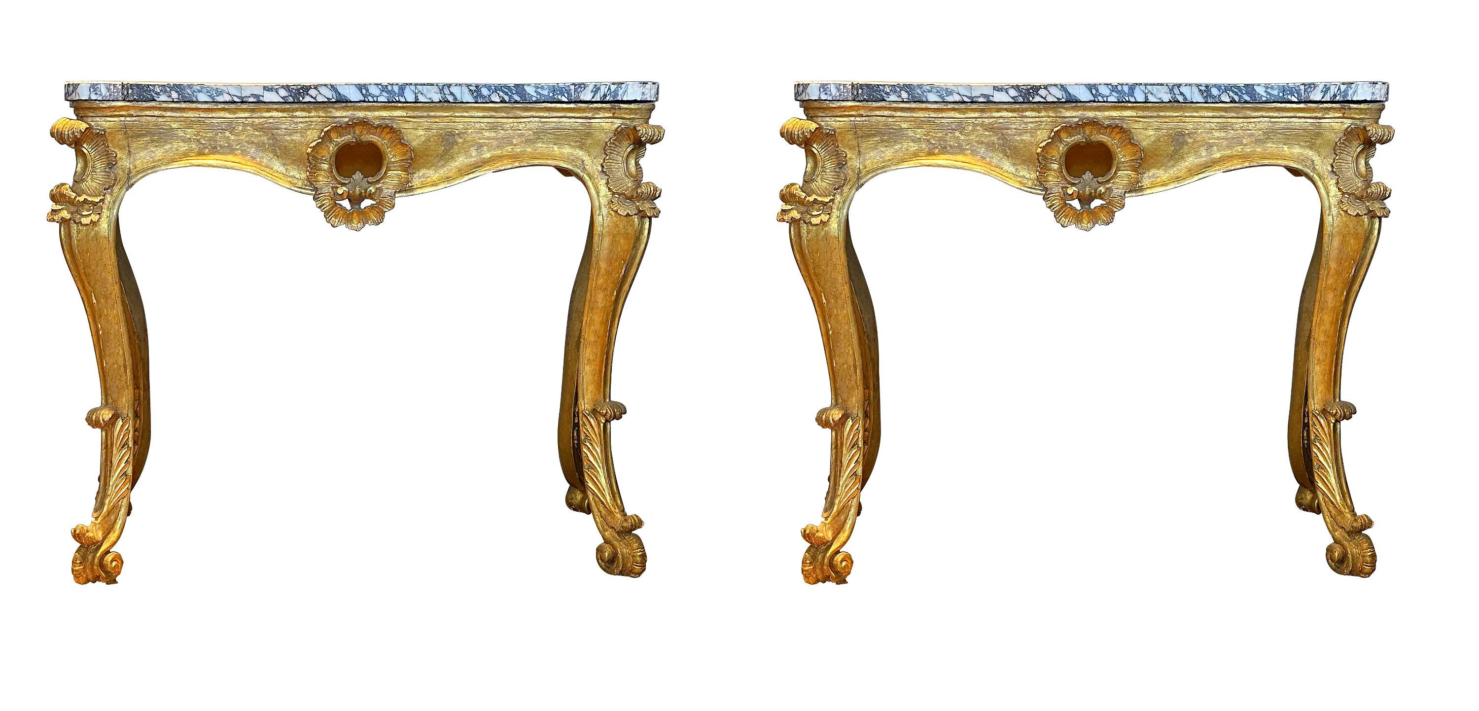 Paar italienische Konsolen aus Breccia-Marmor und Giltwood im Angebot 7