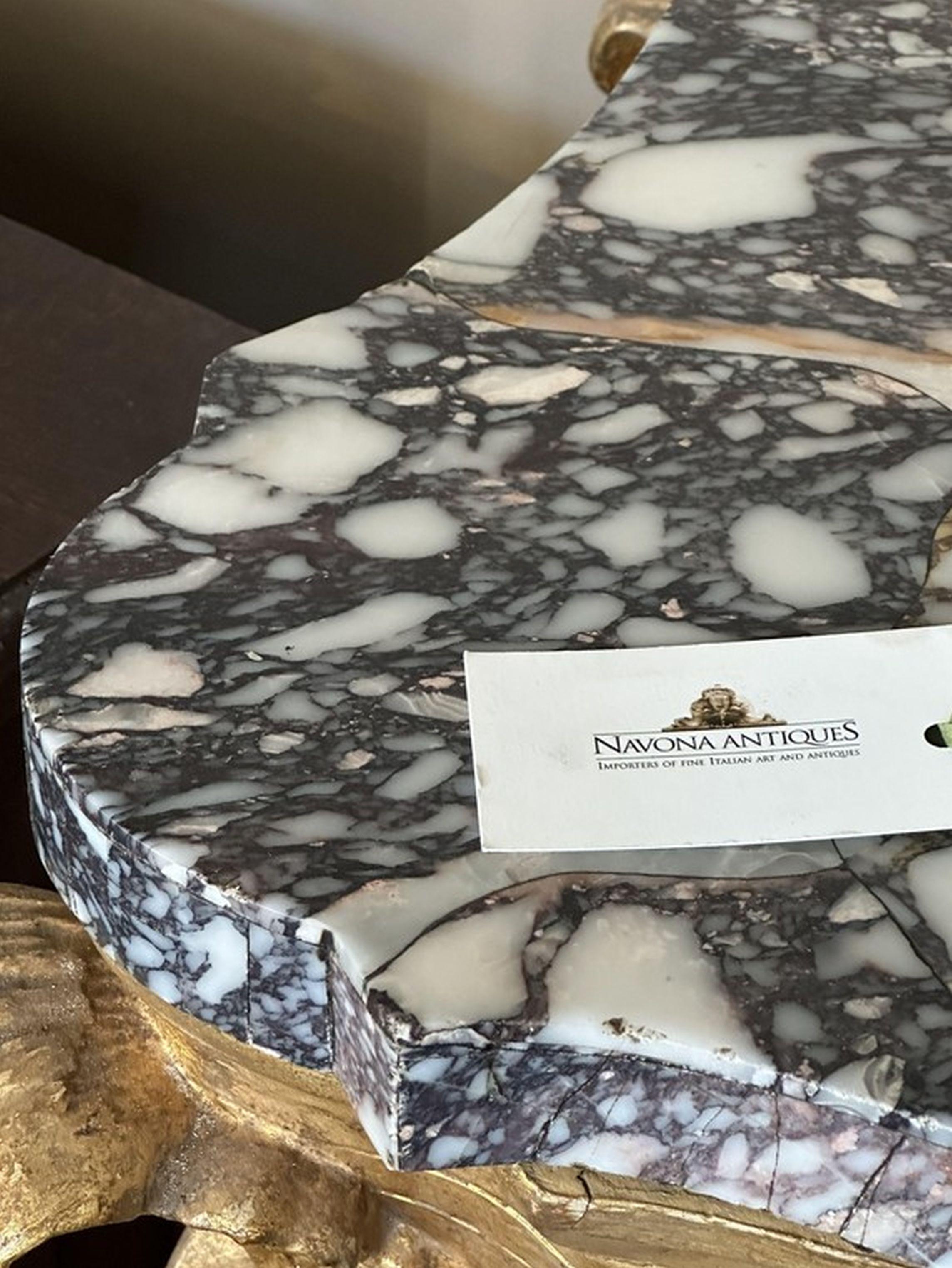 Paar italienische Konsolen aus Breccia-Marmor und Giltwood im Angebot 10