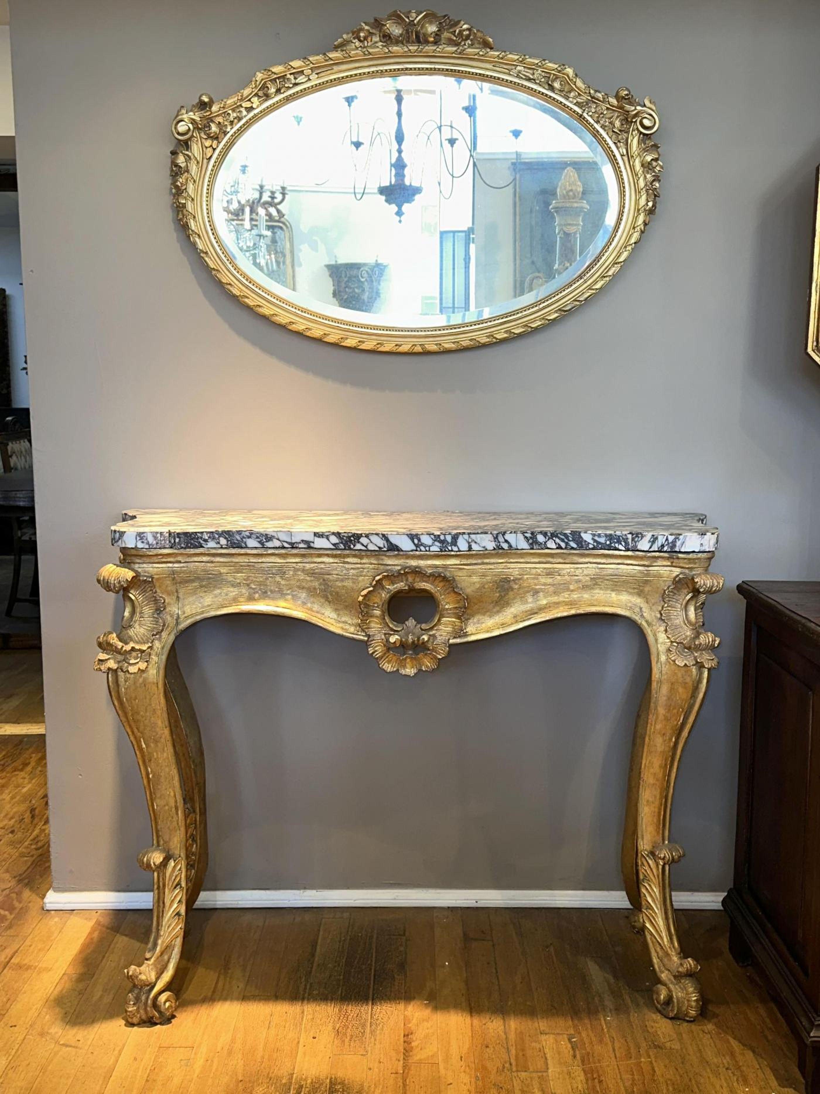 Paar italienische Konsolen aus Breccia-Marmor und Giltwood im Angebot 2
