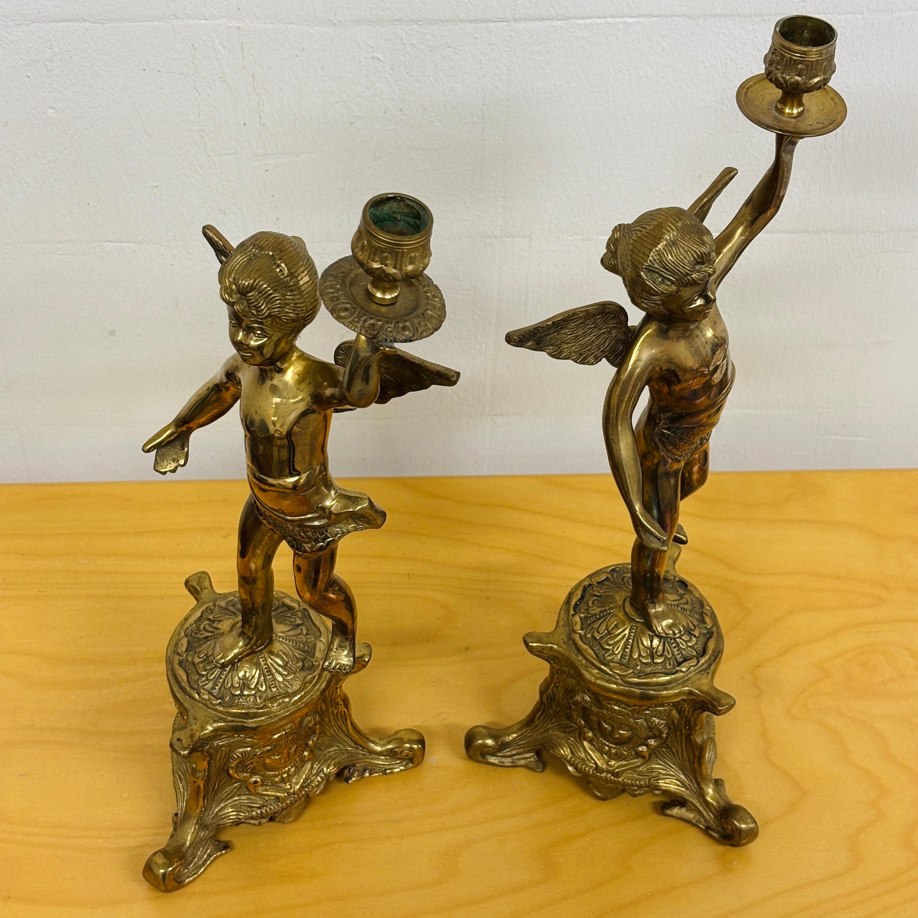 Paire de chandeliers italiens en bronze avec chérubin, milieu du 20e siècle en vente 9