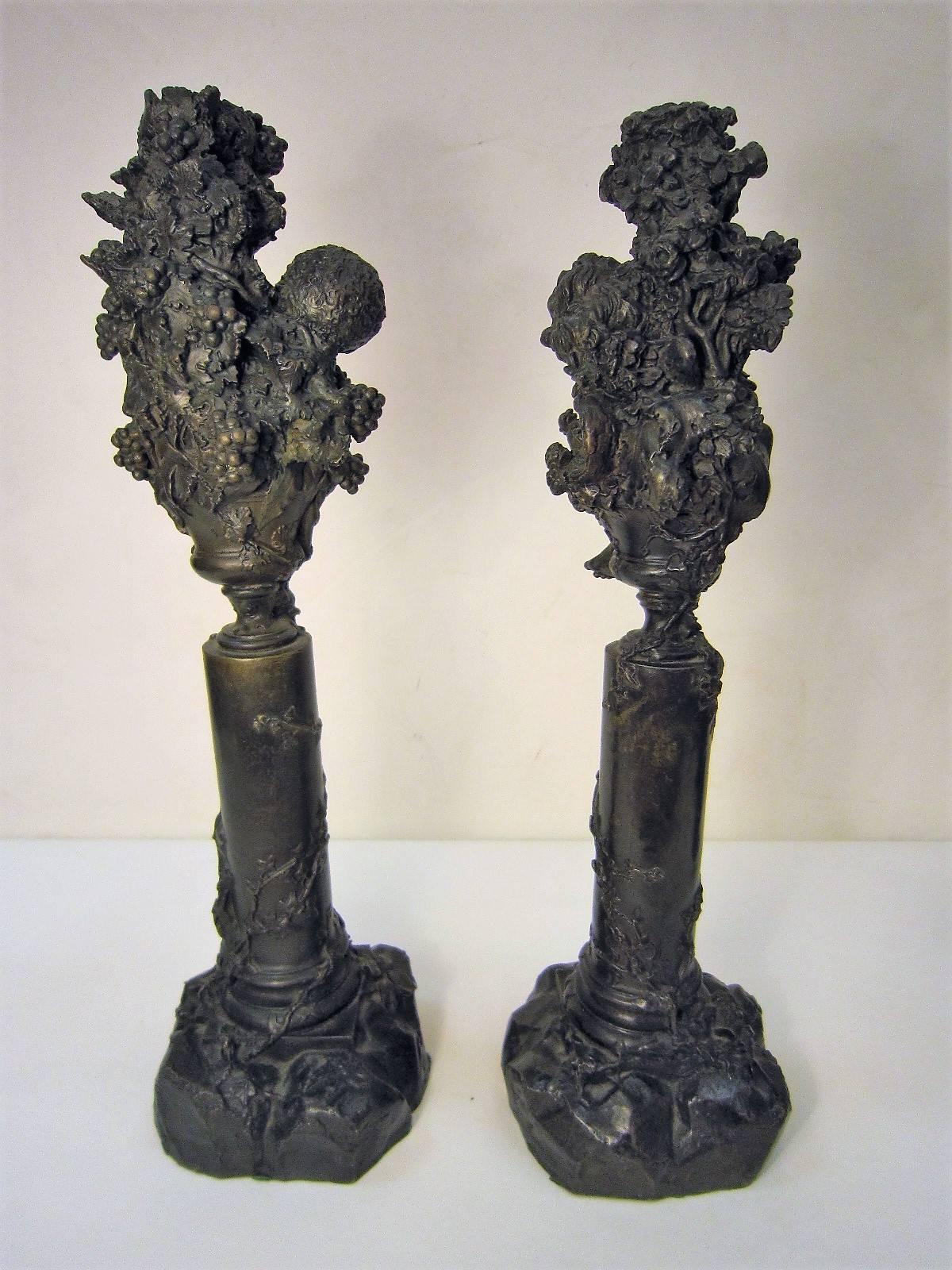 Paar italienische Cherub/ Putten-Kerzenständer aus Bronze (Neobarock) im Angebot