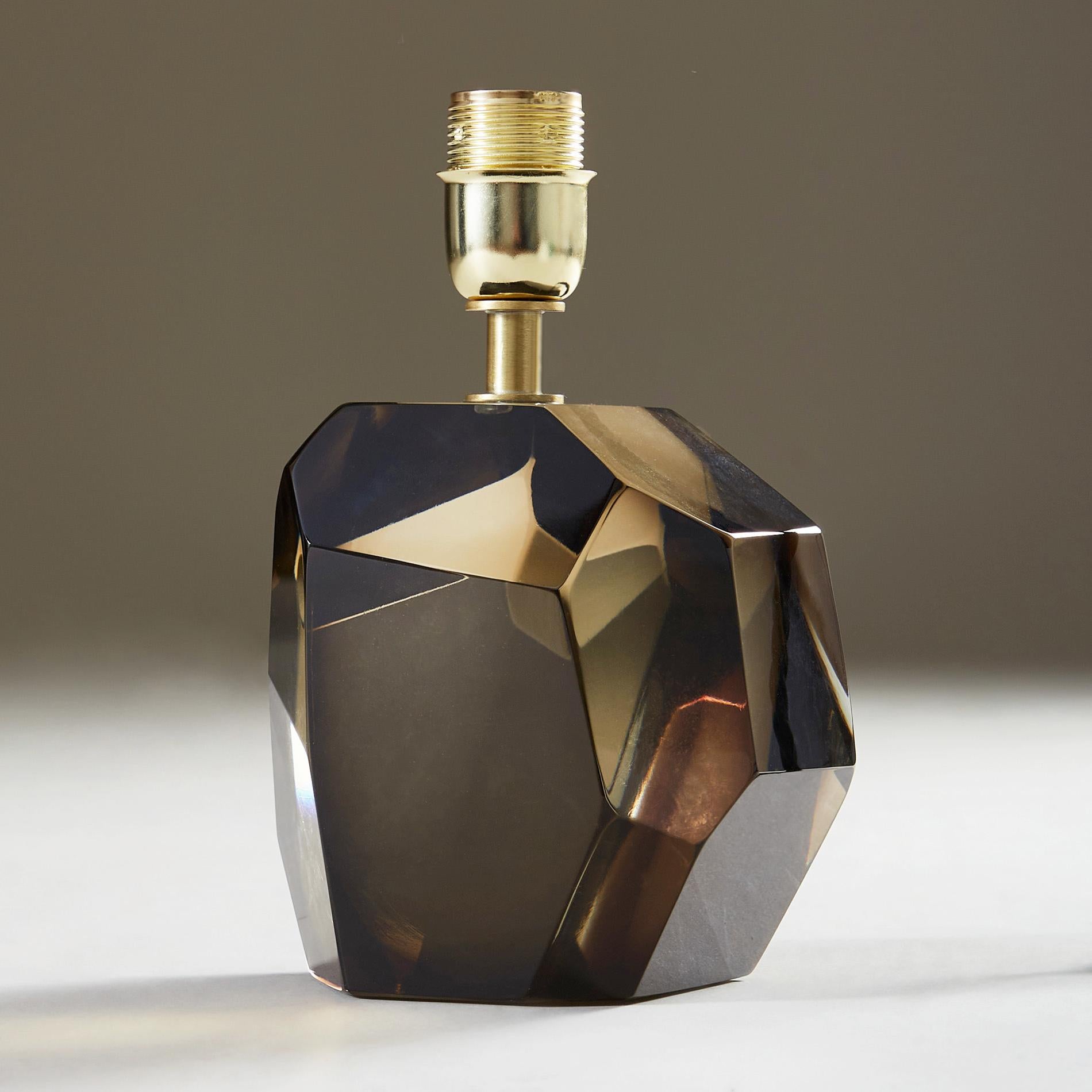 Paar italienische Murano-Bergsteinschmuck-Tischlampen aus Bronze (Italienisch) im Angebot