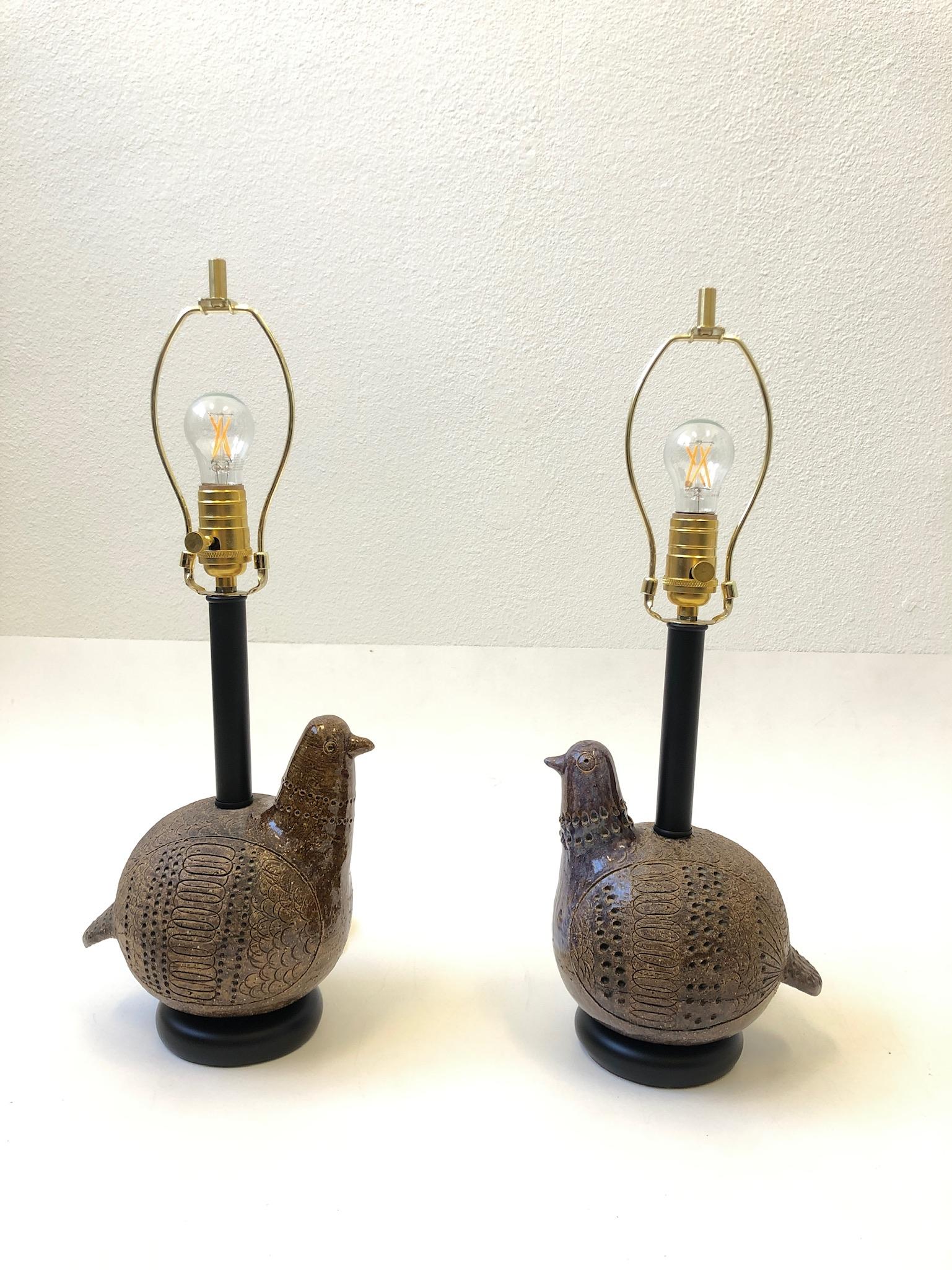 Pair of Italian Brown Ceramic Birds Table Lamps by Bitossi In Excellent Condition In Palm Springs, CA