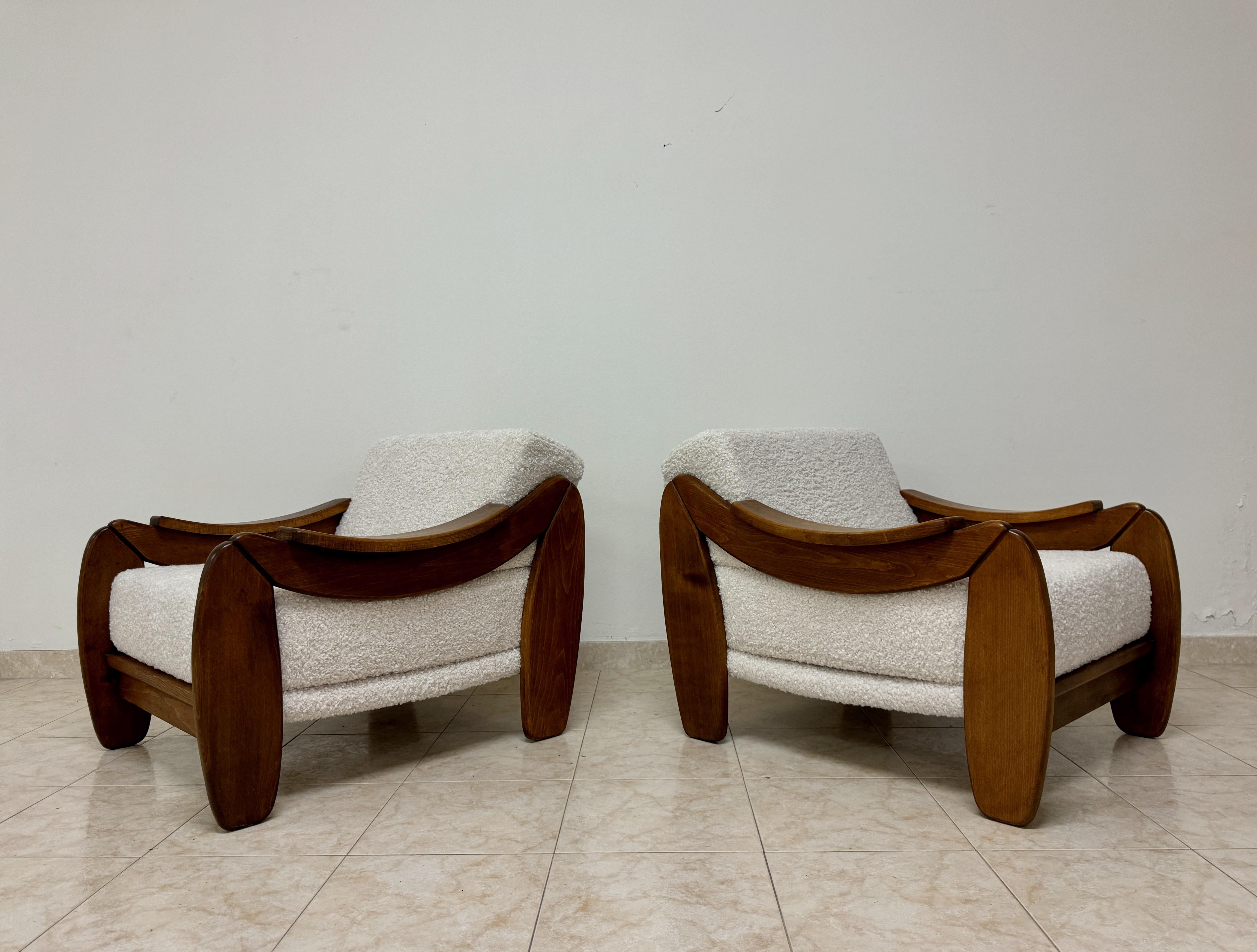 Paire de fauteuils brutalistes italiens en vente 5