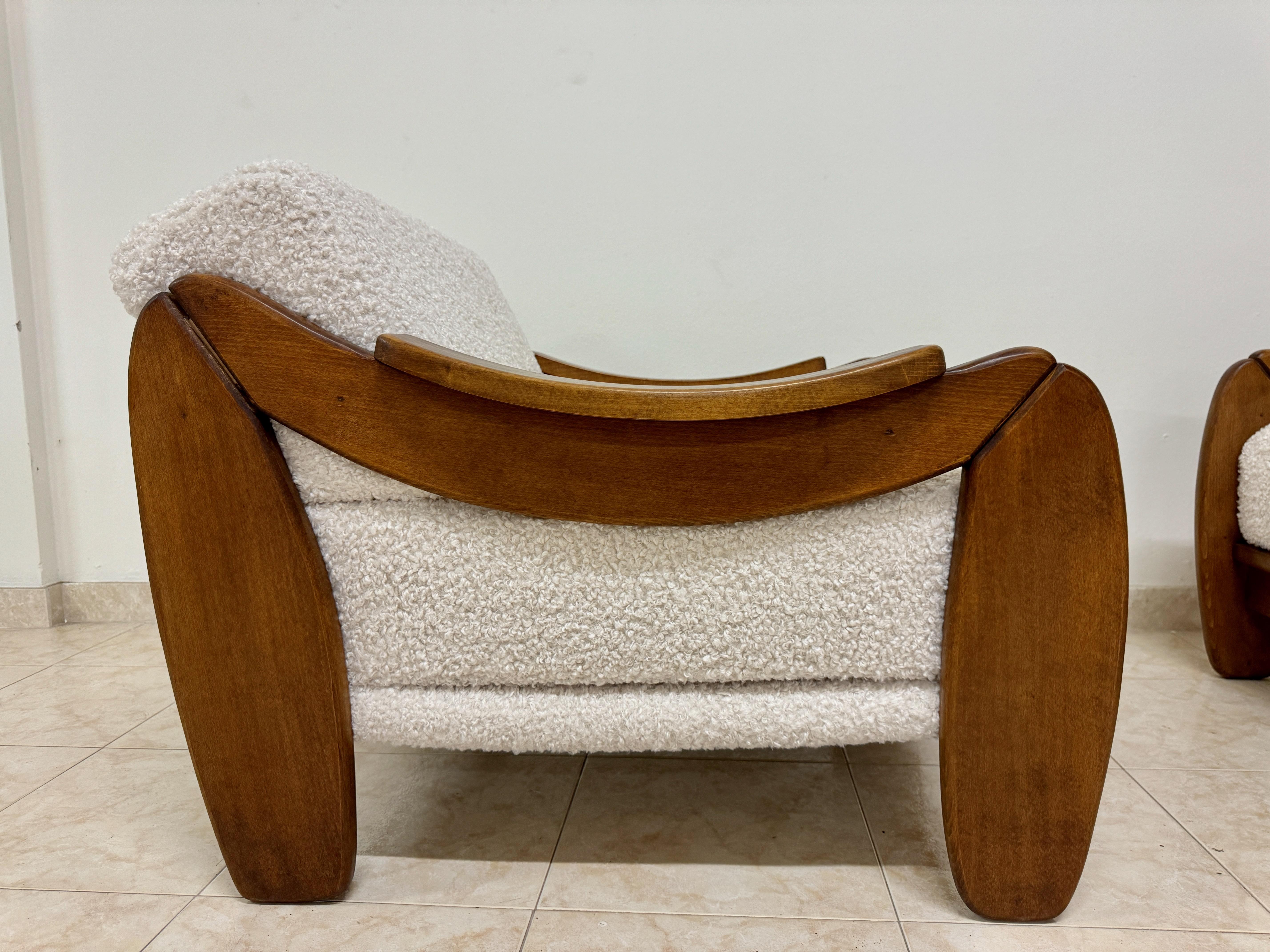 Bouclé Paire de fauteuils brutalistes italiens en vente