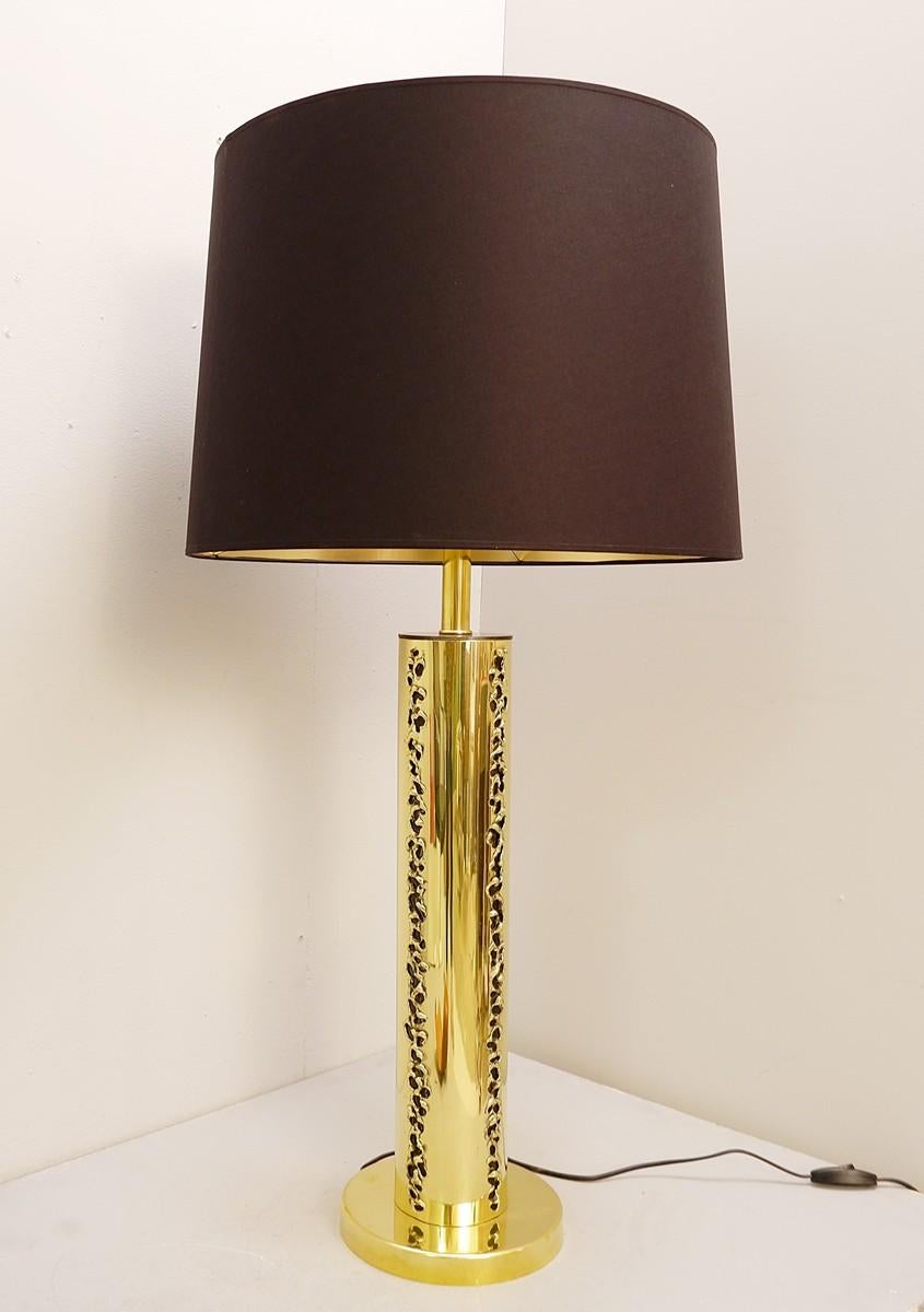 Mid-Century Modern Pair of Italian Brutalist Brass Table Lamps For Sale