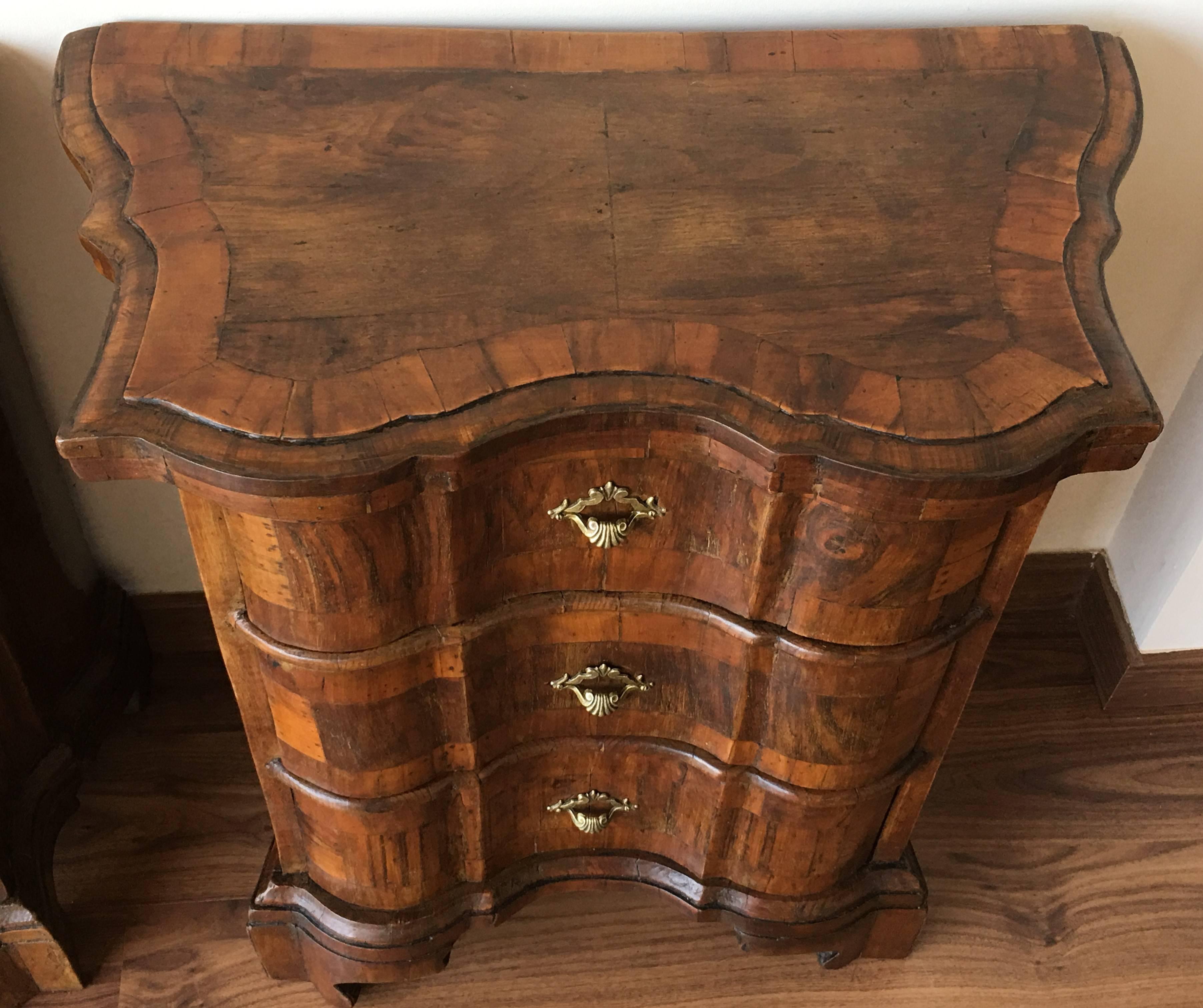 Pair of Italian Burl Walnut and Fruitwood Bedside Commodes, 19th Century 12