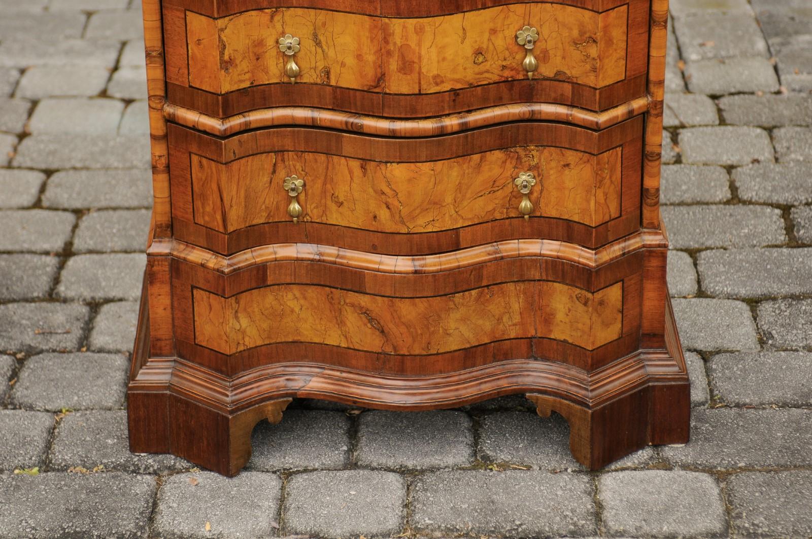 Pair of Italian Burl Walnut Bedside Commodes with Serpentine Front, circa 1890 4