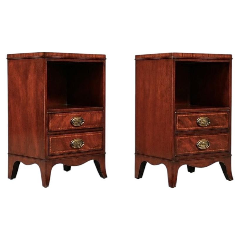 Pair of American Federal Style Mahogany Night Stands by Heritage Henredon For Sale