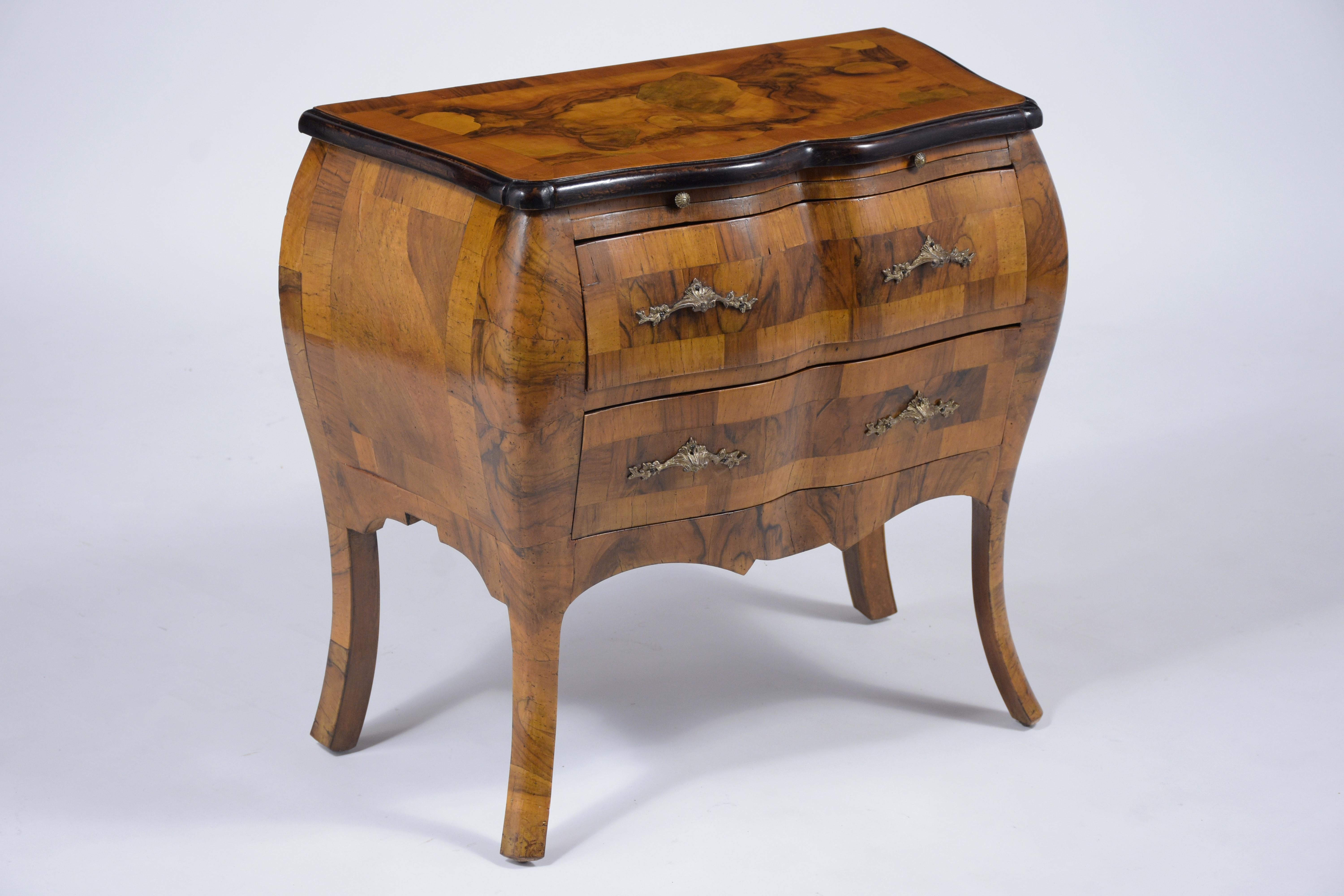 Pair of Italian Burl Nightstands 3