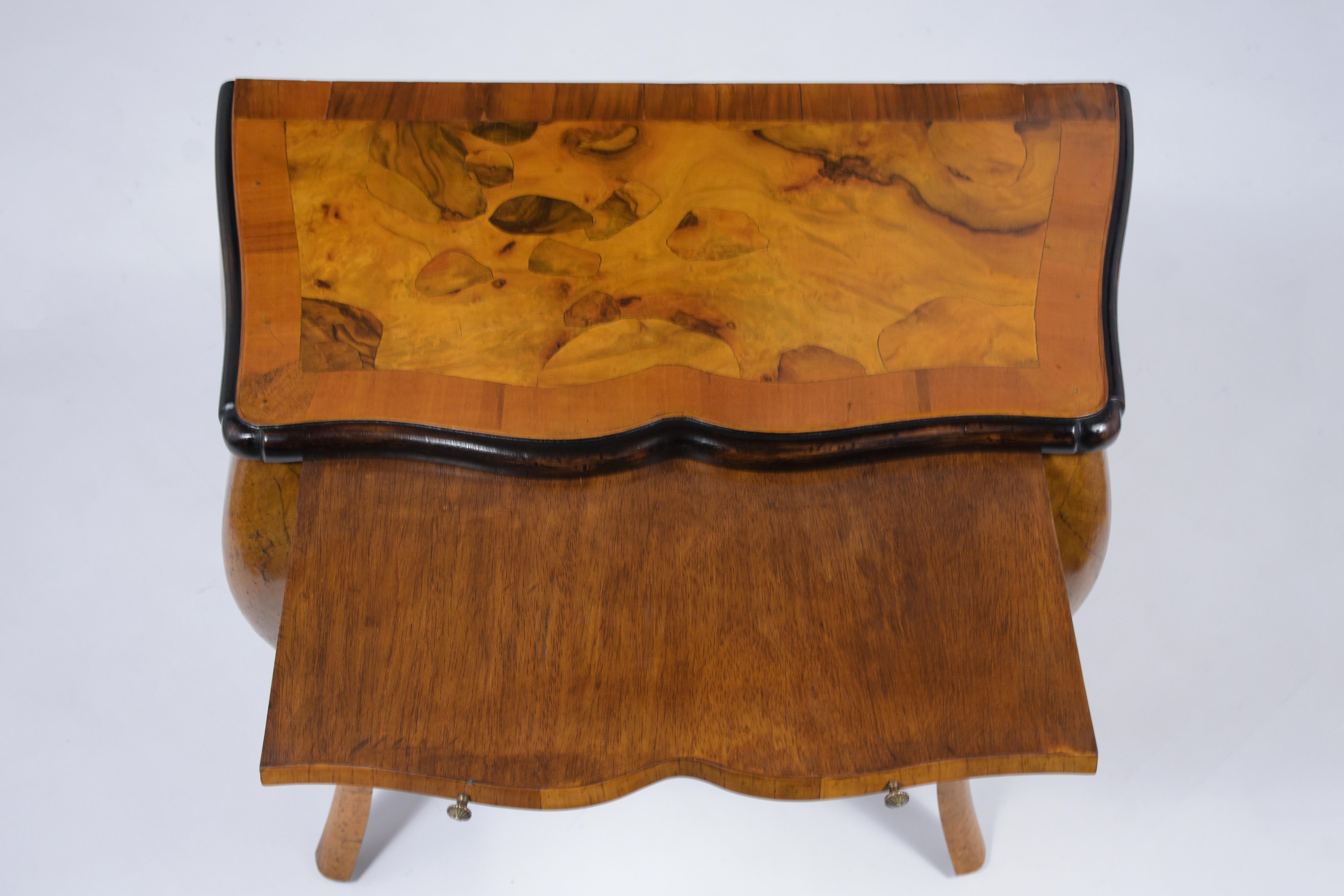 Pair of Italian Burl Nightstands 1