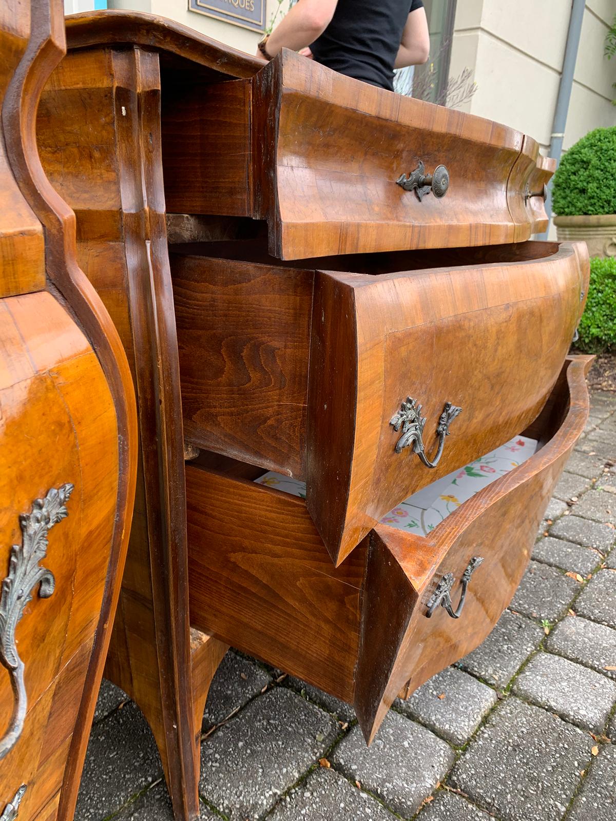 Pair of Italian Burled Olive Wood Bombe Four-Drawer Chests, circa 1950-1960s 1