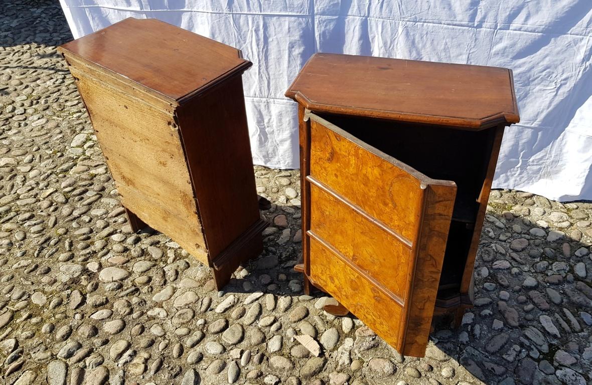 Pair of Italian Cabinets, Italy 18th Century, Italian Bedside Chest of Drawers For Sale 5