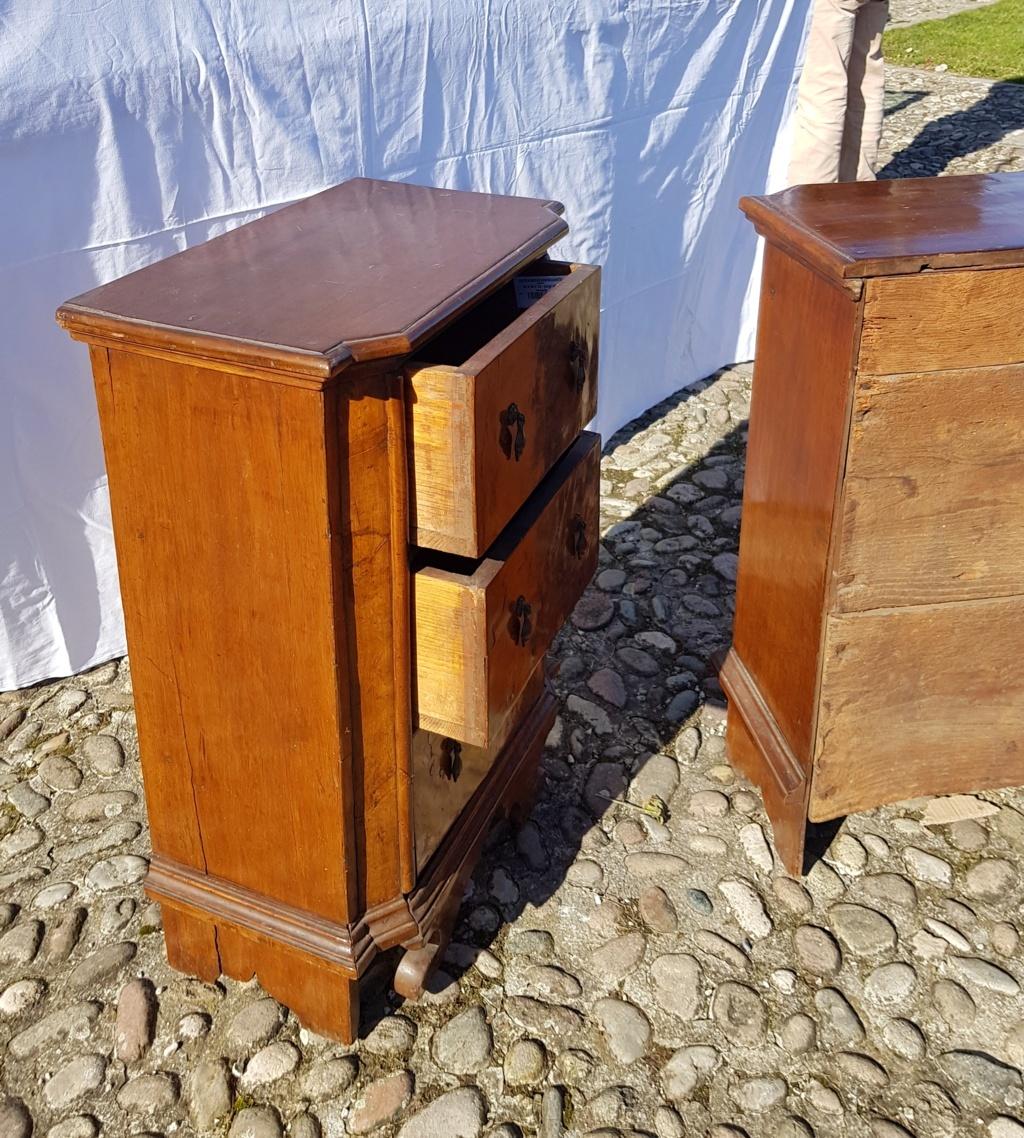 Pair of Italian Cabinets, Italy 18th Century, Italian Bedside Chest of Drawers For Sale 8