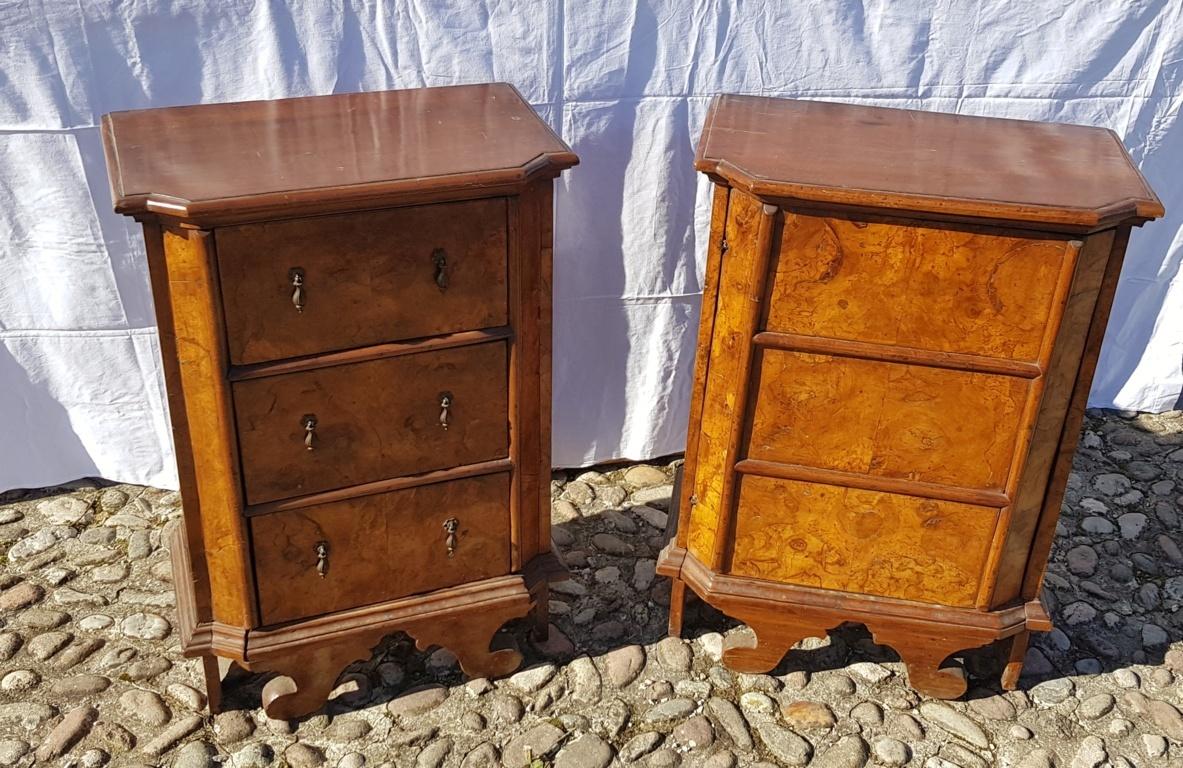 Pair of bedside tables in walnut and veneered in rootwood, Veneto, late 17th century.