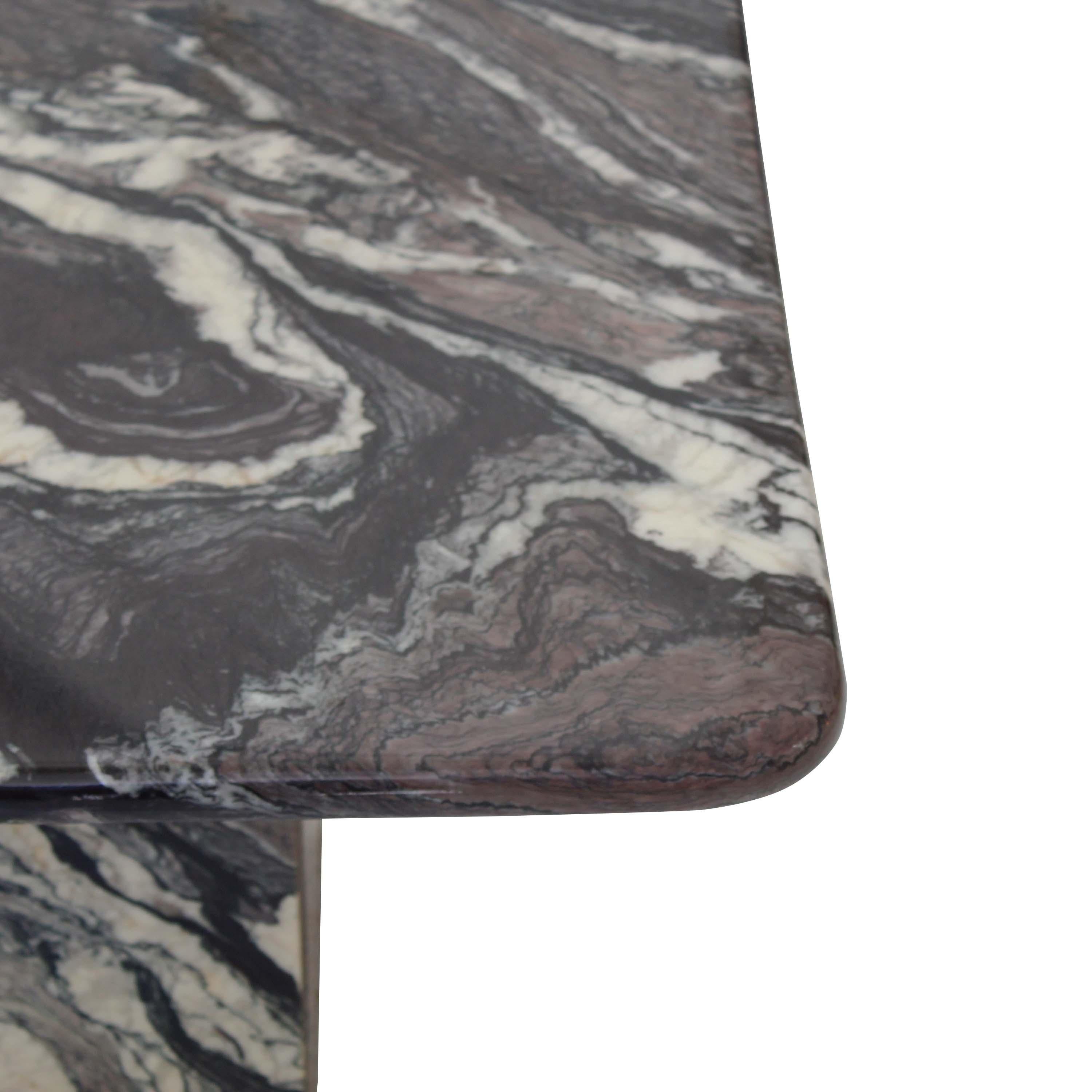 Pair of Italian Calacatta Cipollino Marble Coffee Tables, 1970s In Good Condition For Sale In Madrid, ES