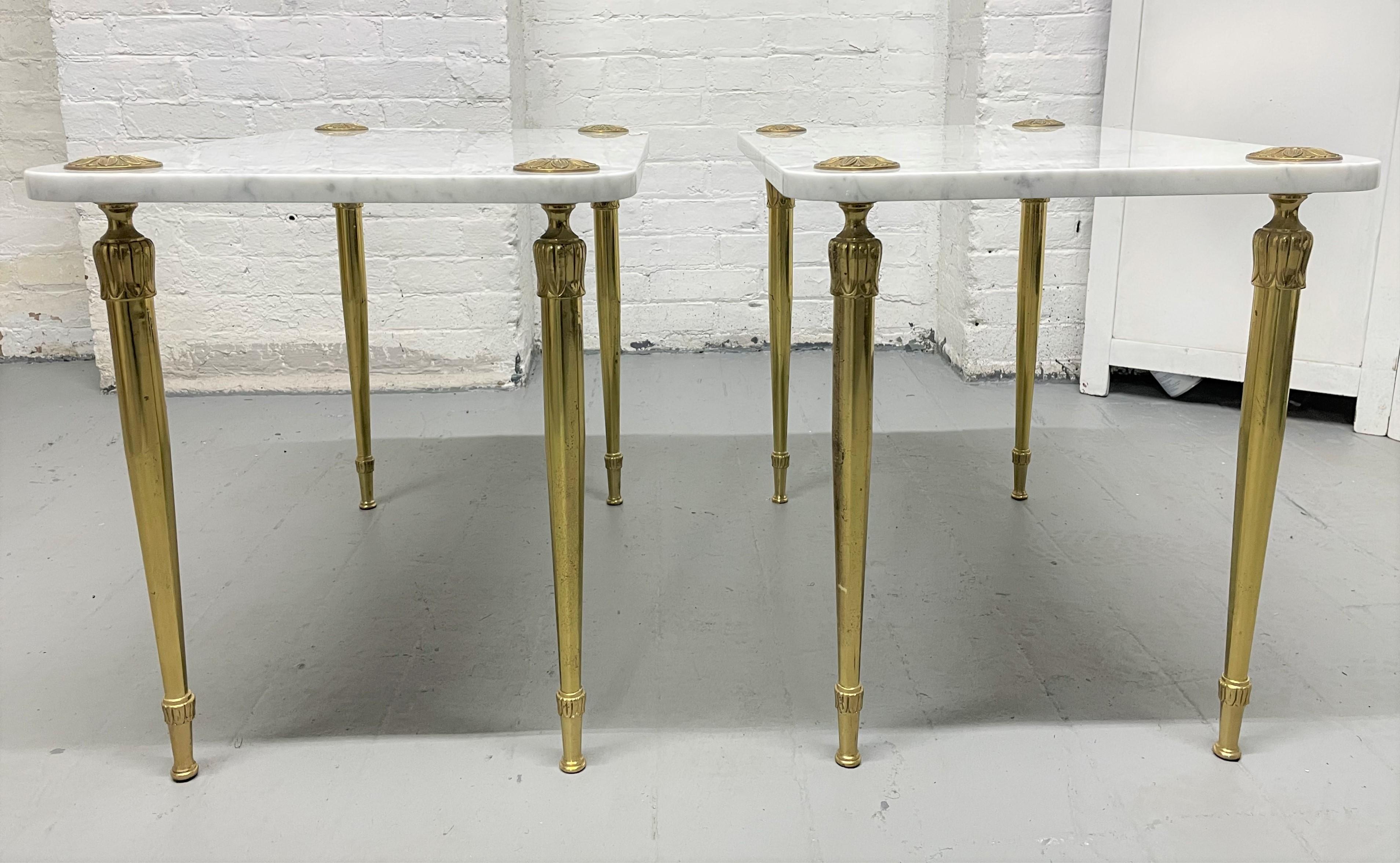Pair of Italian Carrara Marble and Brass Side Tables In Good Condition For Sale In New York, NY