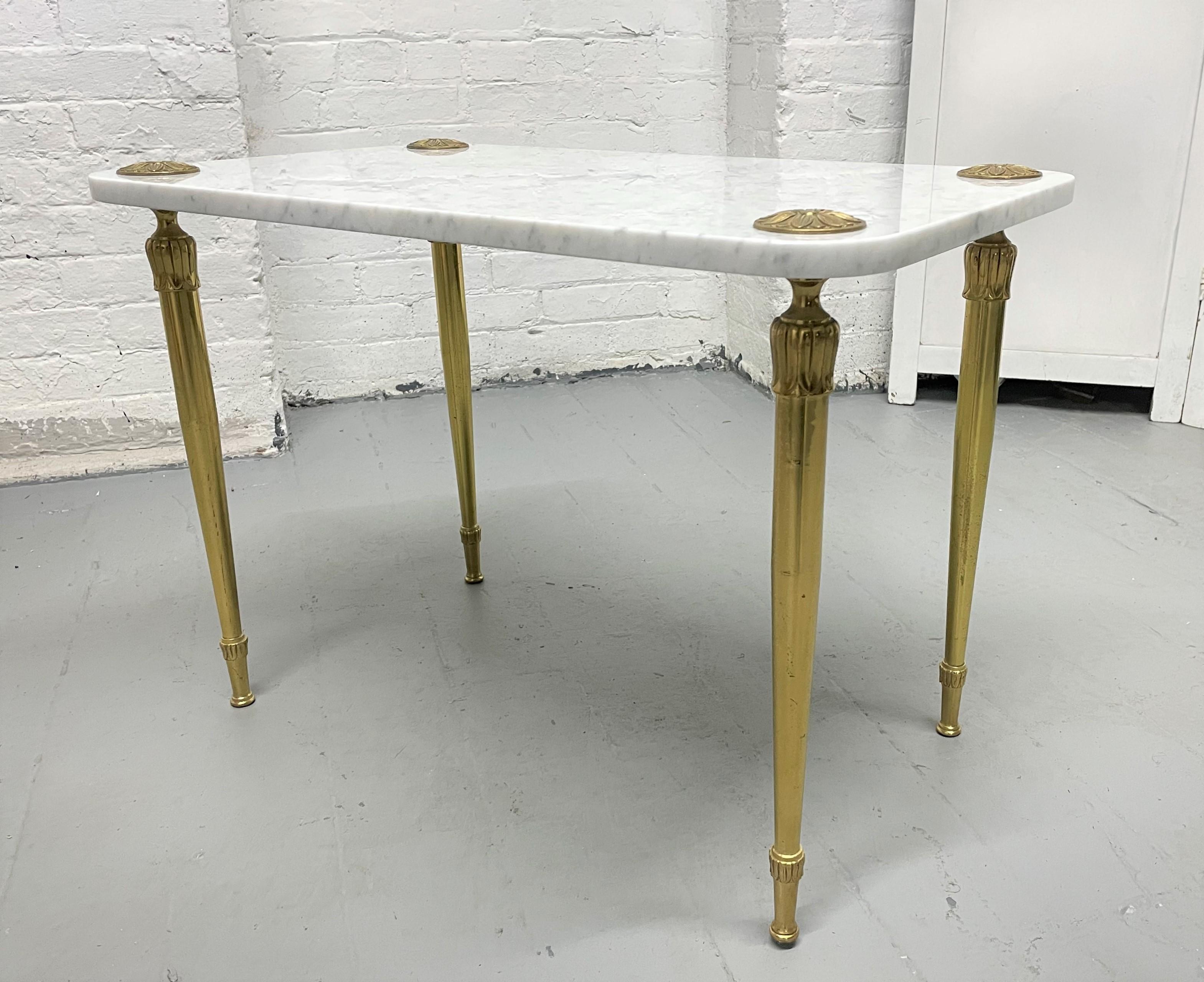 Pair of Italian Carrara Marble and Brass Side Tables For Sale 1
