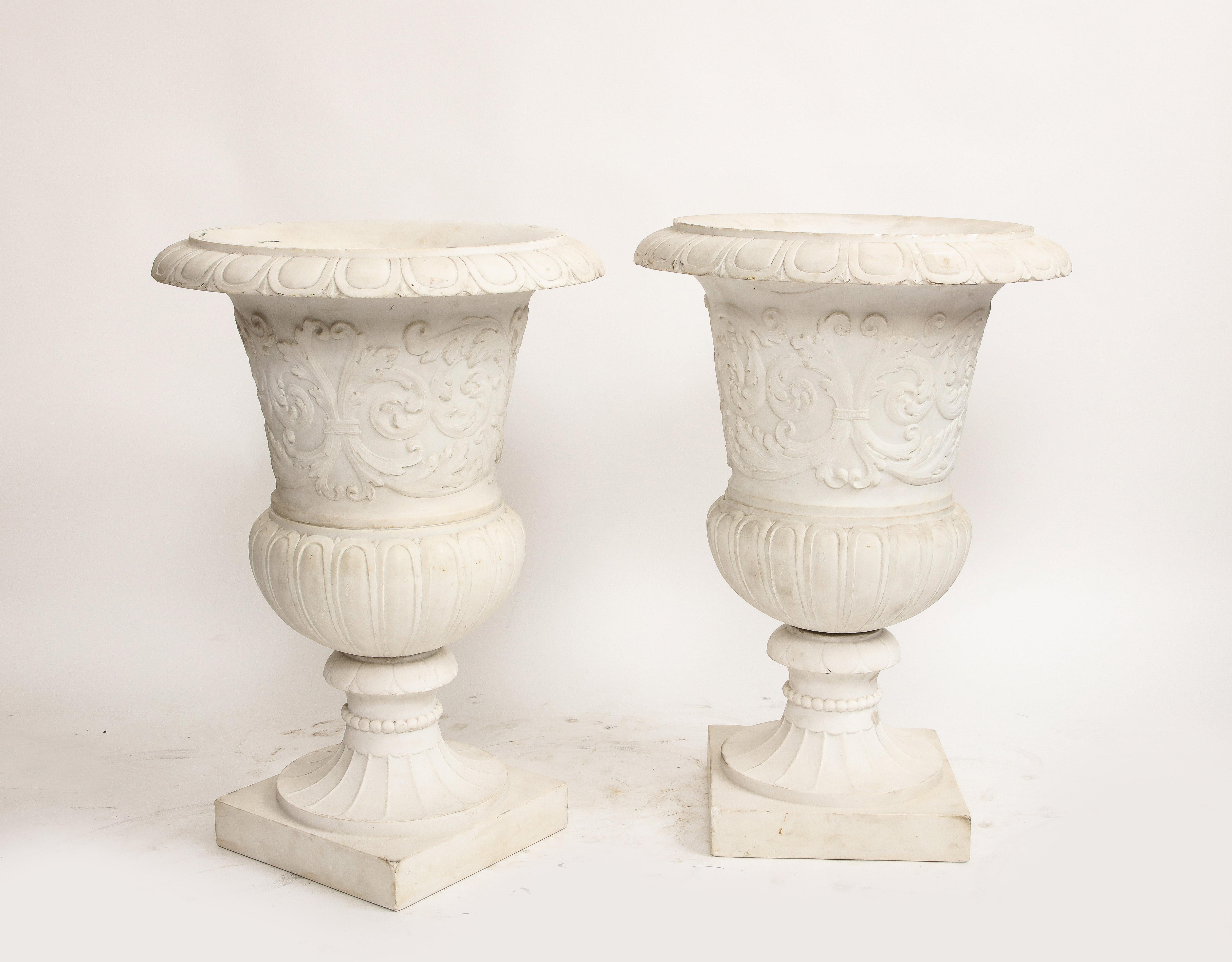 Hand-Carved Pair of Italian Carrara Marble Medici Vases w/ Neoclassical Motifs in Relief For Sale