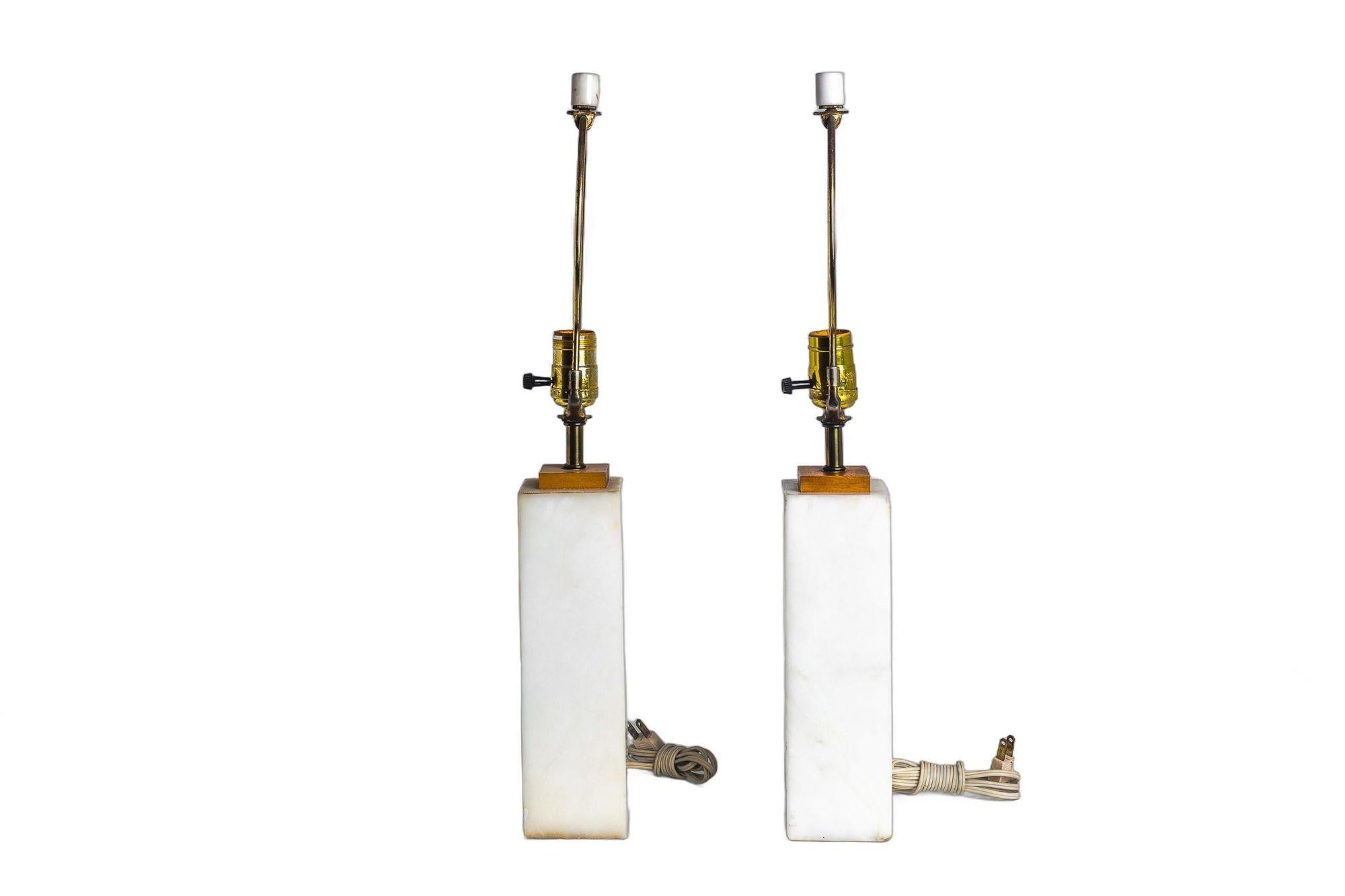 Pair of Italian Carrera Marble Square Bedside Lamps Nessen Style 1960's In Good Condition In Chicago, IL