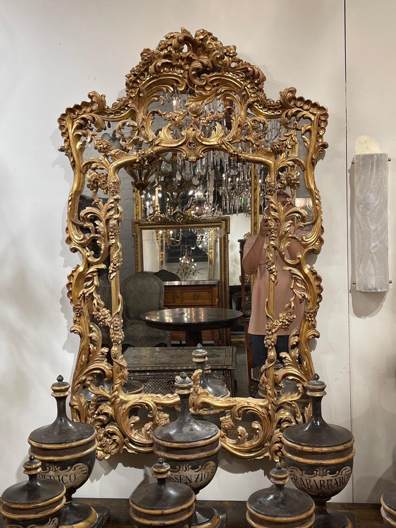 Pair of Italian Carved and Giltwood Mirrors For Sale 4