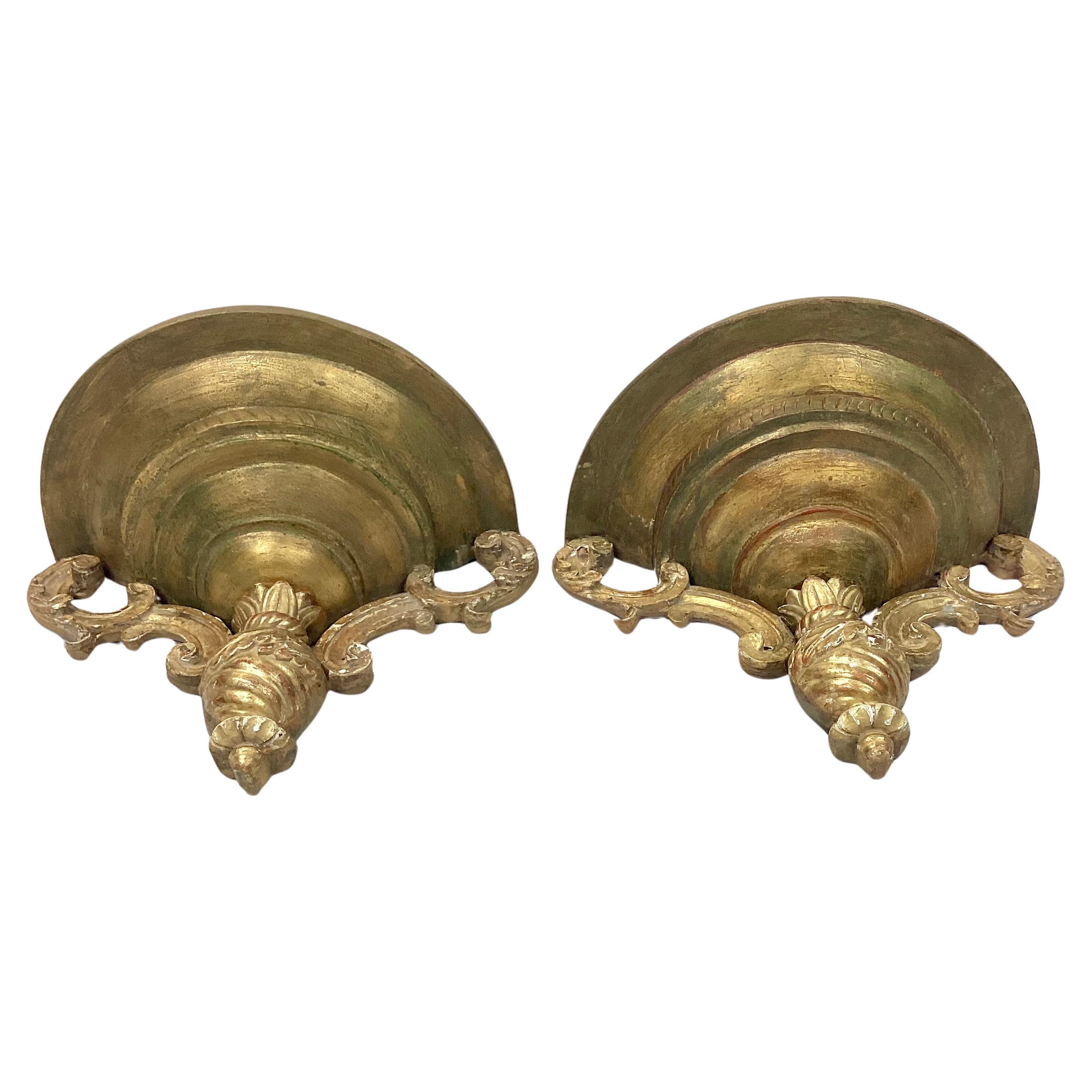 Pareja De Ménsulas De Pared Italianas Talladas Y De Madera Dorada Italiano en venta