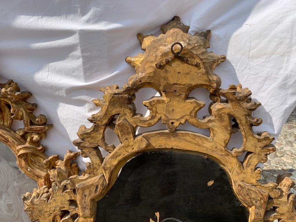 Pair of Italian Carved Gilded Mirrors, Italy, 18th Century Rococò For Sale 7