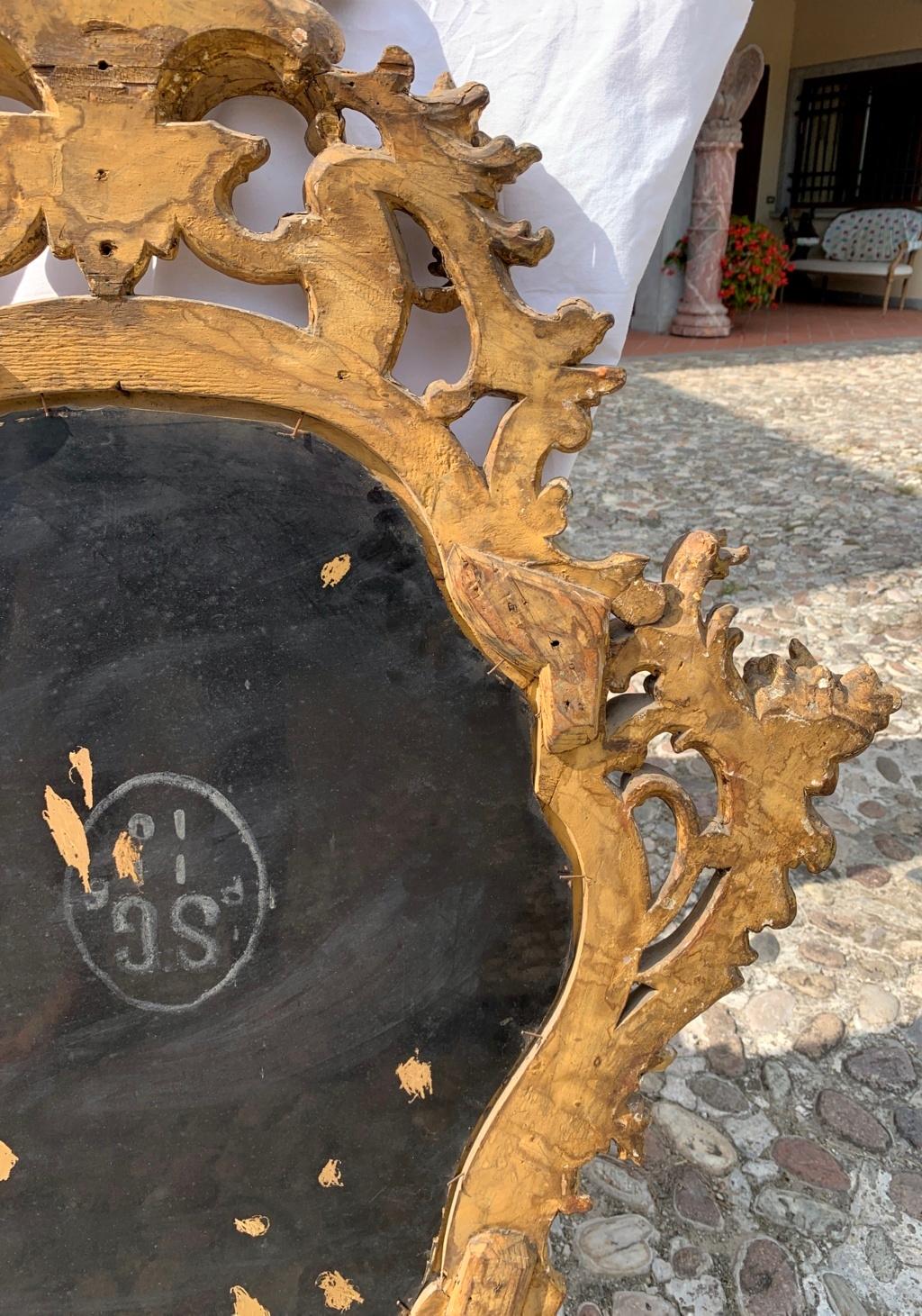 Pair of Italian Carved Gilded Mirrors, Italy, 18th Century Rococò For Sale 8