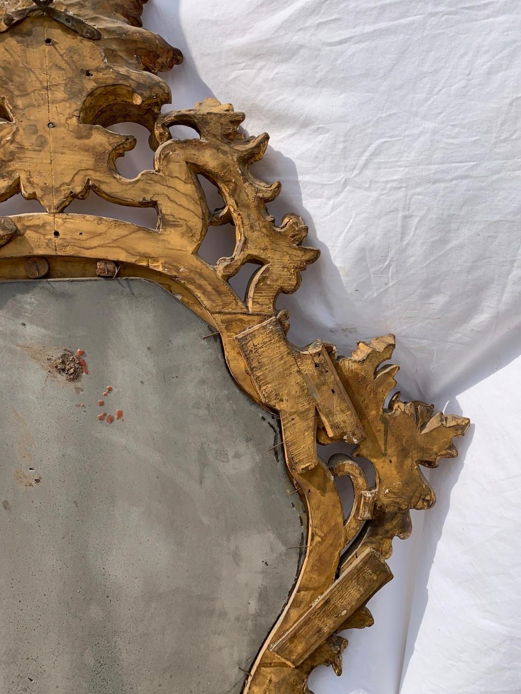 Pair of Italian Carved Gilded Mirrors, Italy, 18th Century Rococò For Sale 13