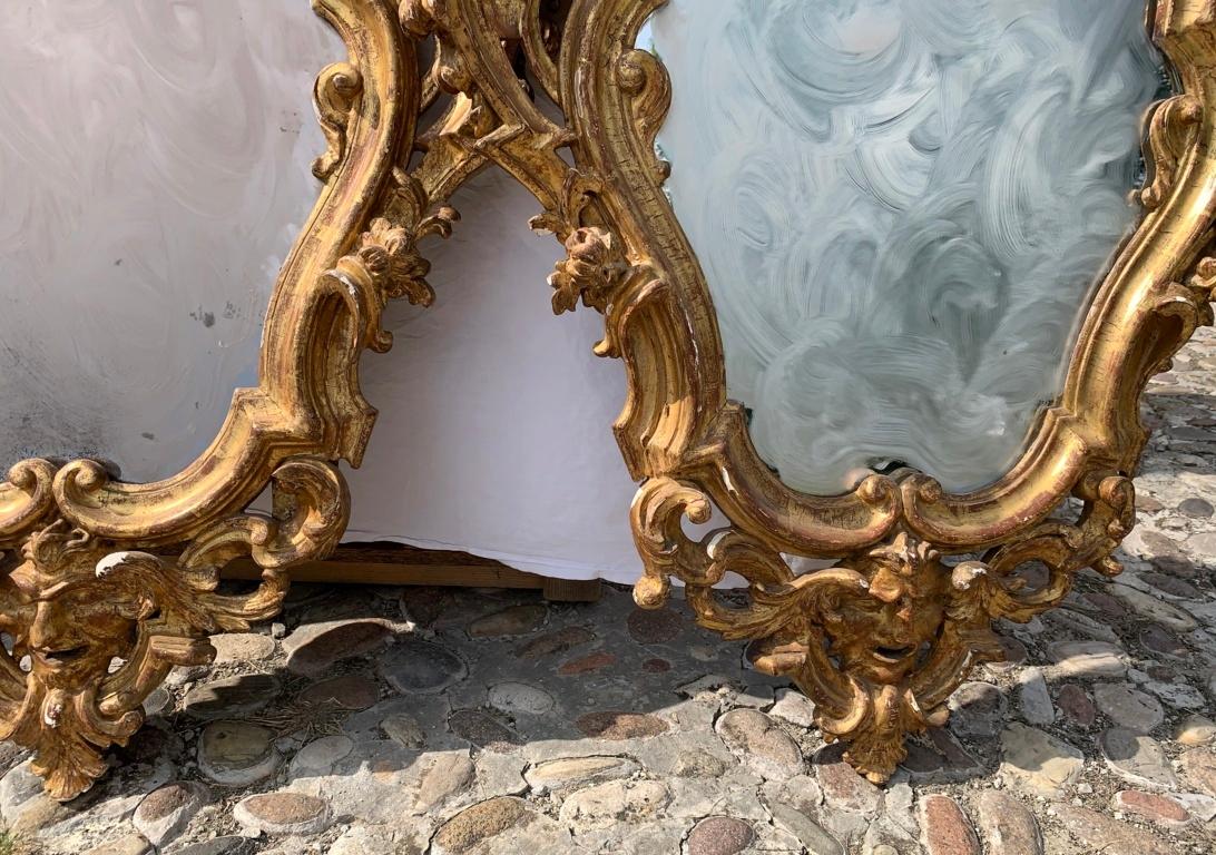 Pair of Italian Carved Gilded Mirrors, Italy, 18th Century Rococò For Sale 1