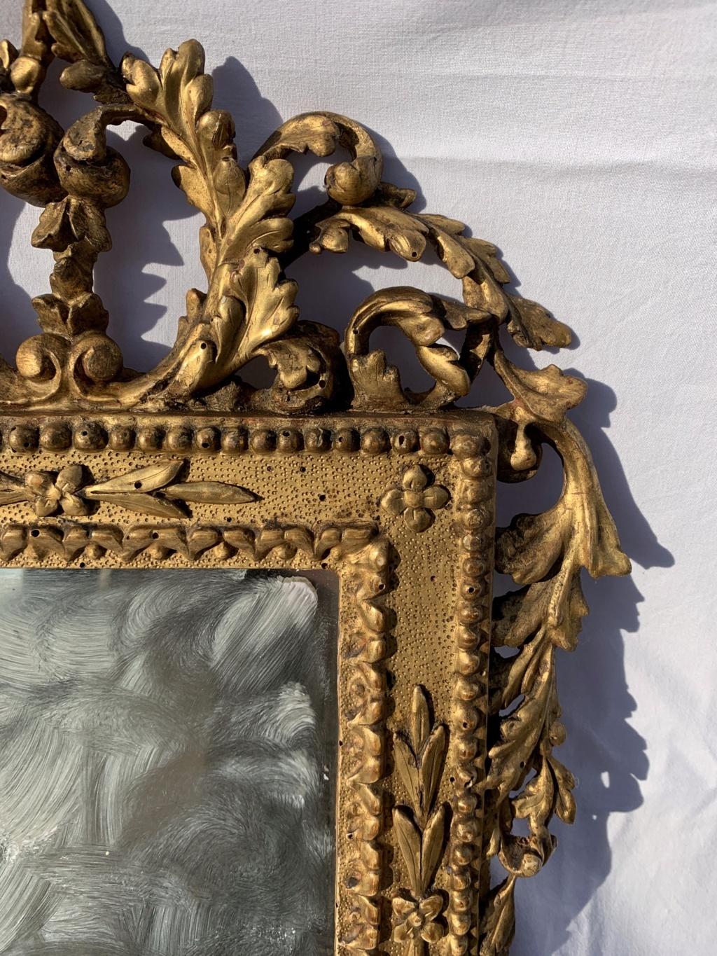 Pair of Italian Carved Gilded Mirrors, Italy, 18th Century, Rome Venice Glass In Good Condition In Varmo, IT