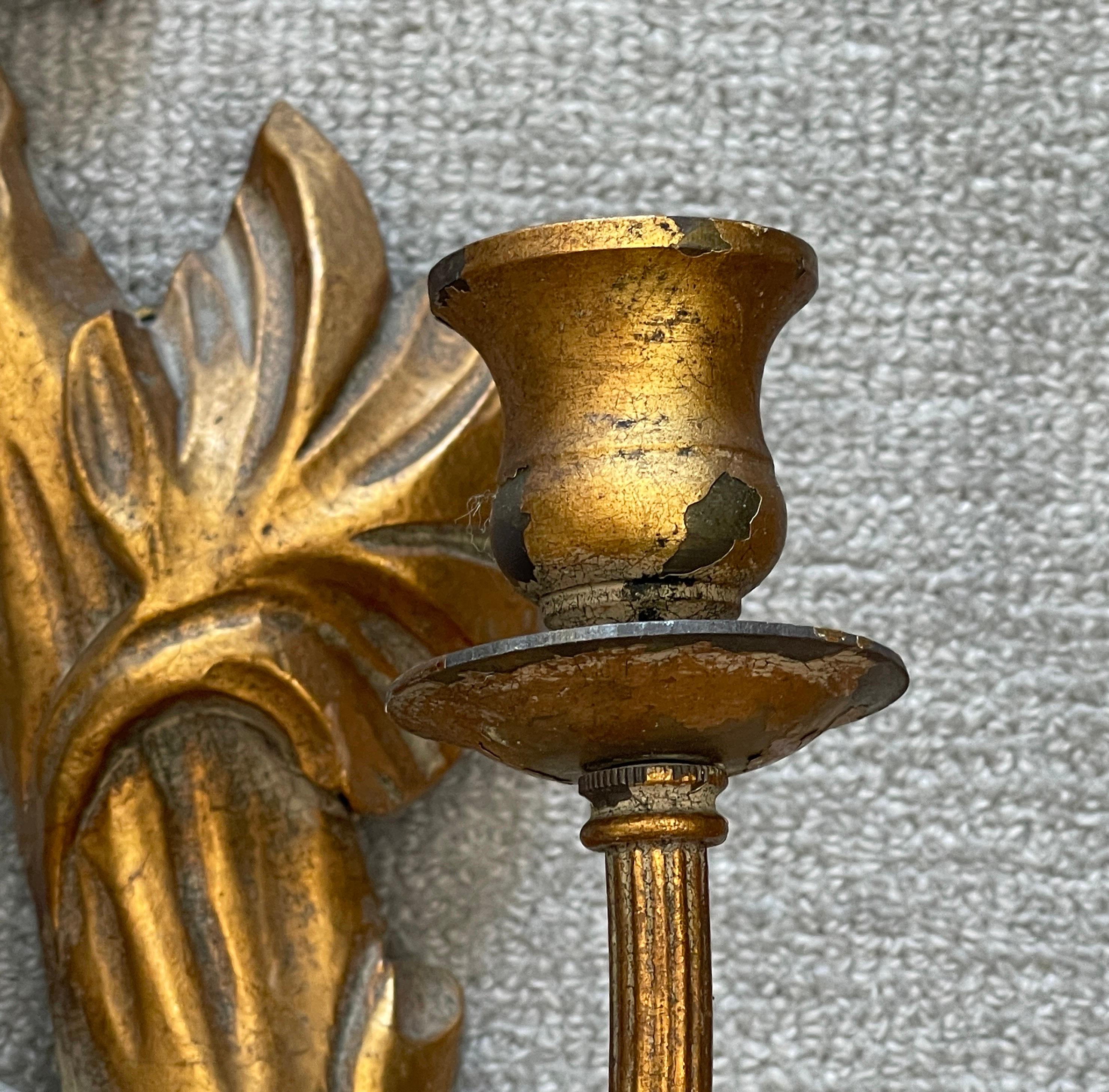 Paire d'appliques murales à bougies en bois sculpté et doré d'Italie en vente 3
