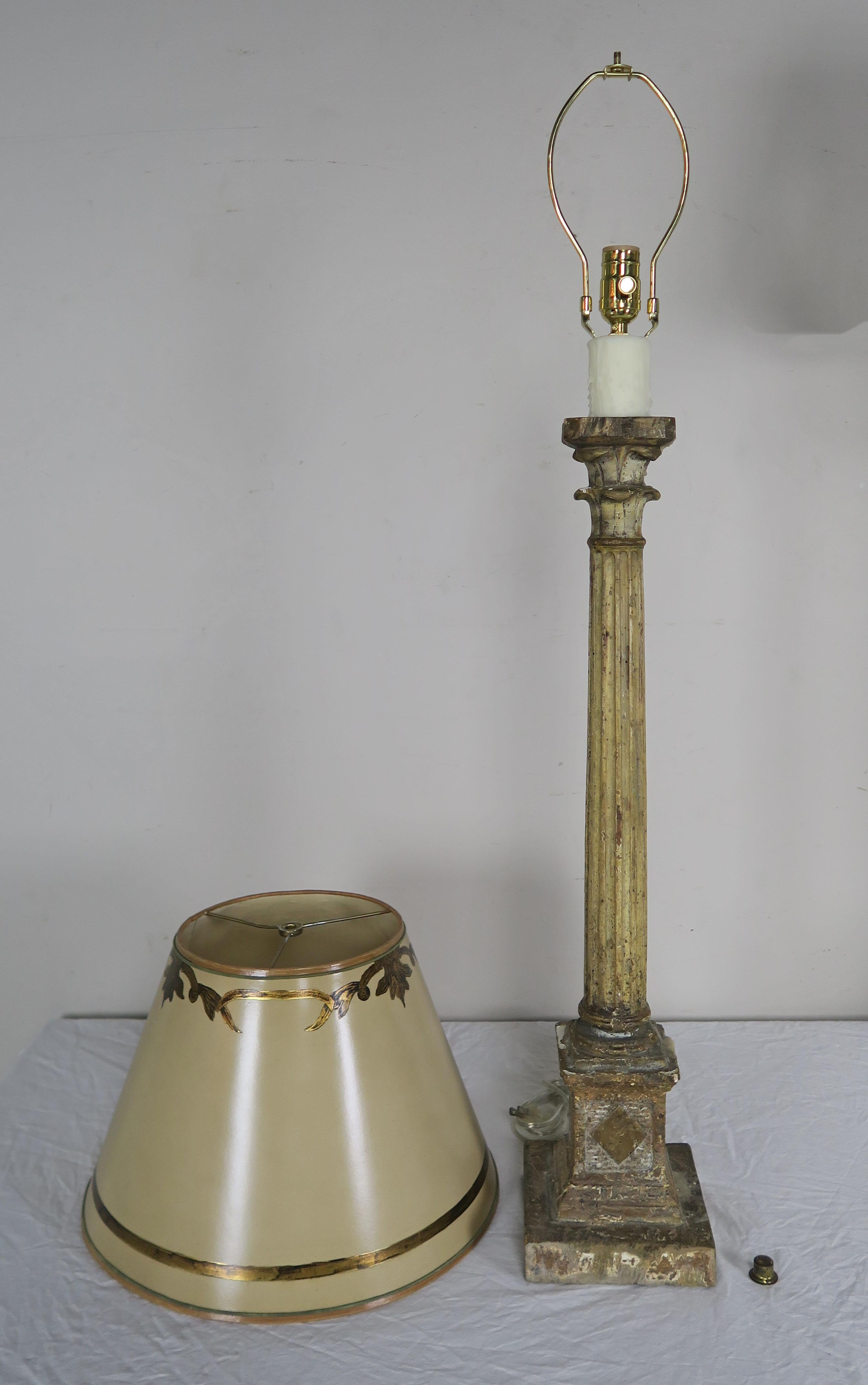 Pair of Italian Carved Neoclassical Style Lamps with Parchment Shades en vente 2
