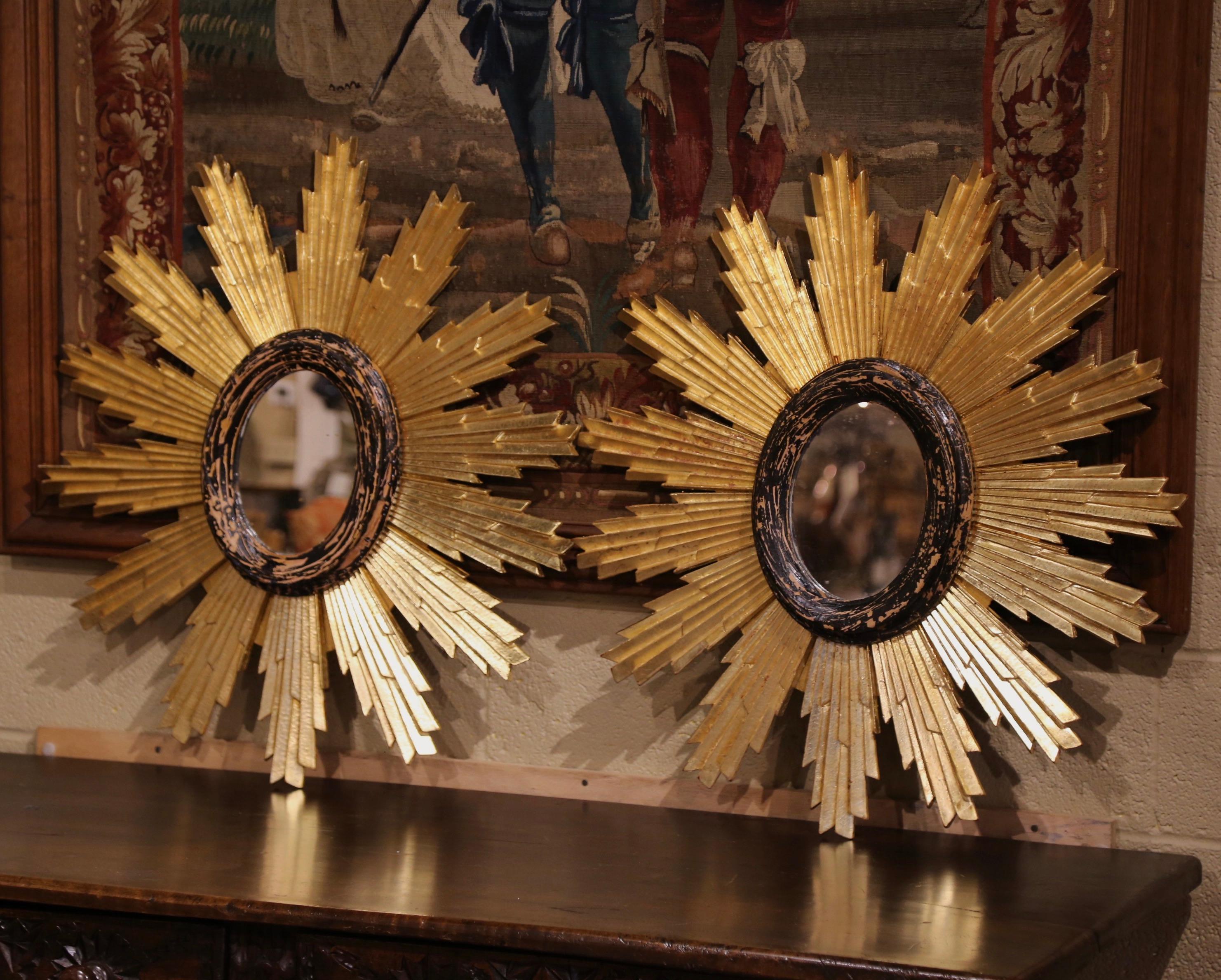 Pair of Italian Carved Two-Tone Giltwood and Blackened Wall Sunburst Mirrors For Sale 4