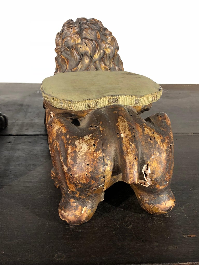 Pair of Italian Carved Wood Lions, 17th Century For Sale at 1stDibs