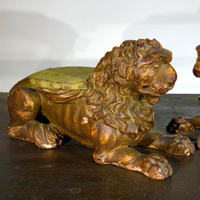 Pair of Italian Carved Wood Lions, 17th Century For Sale at 1stDibs