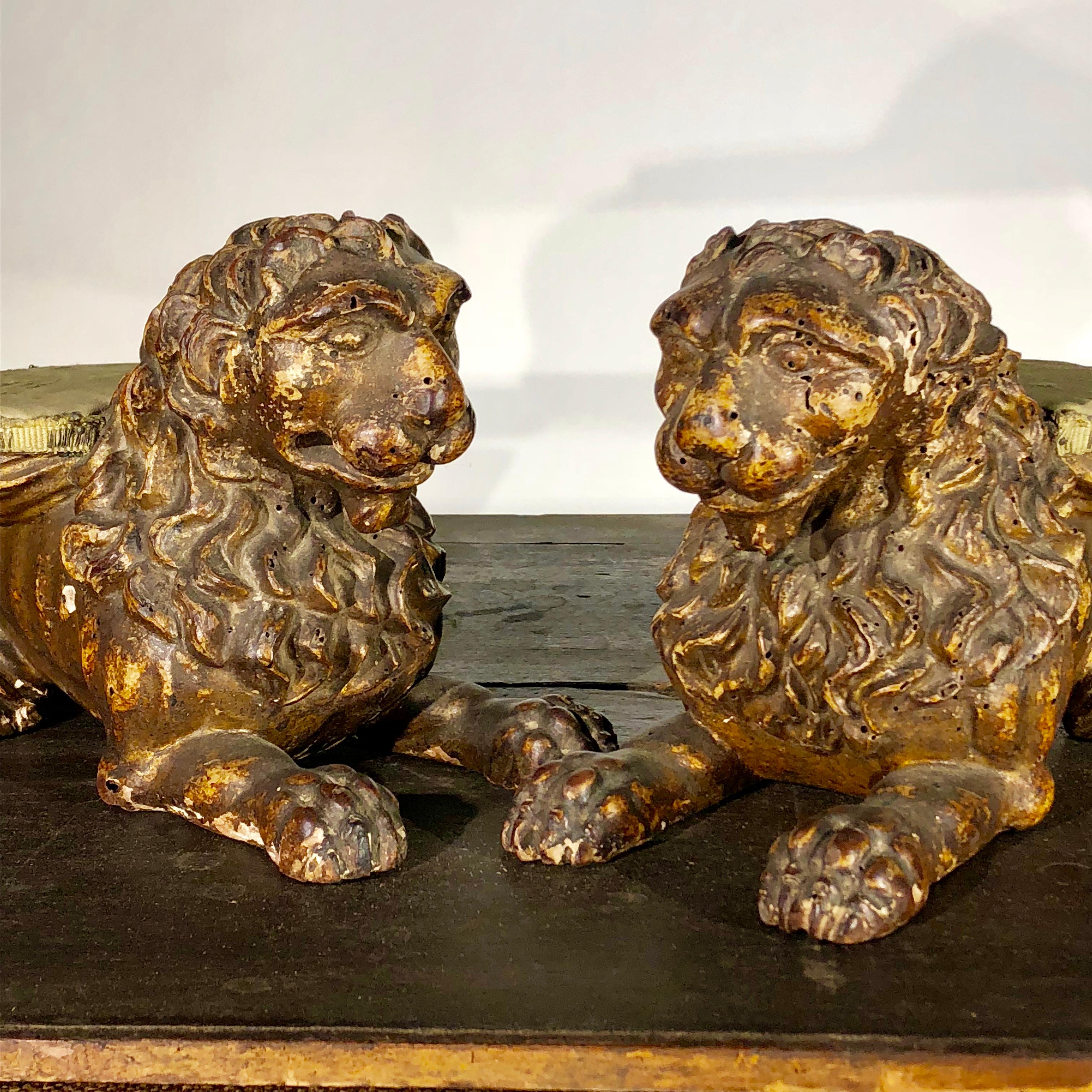 Giltwood Pair of Italian Carved Wood Lions, 17th Century