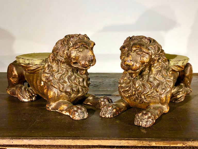 Pair of Italian Carved Wood Lions, 17th Century For Sale at 1stDibs