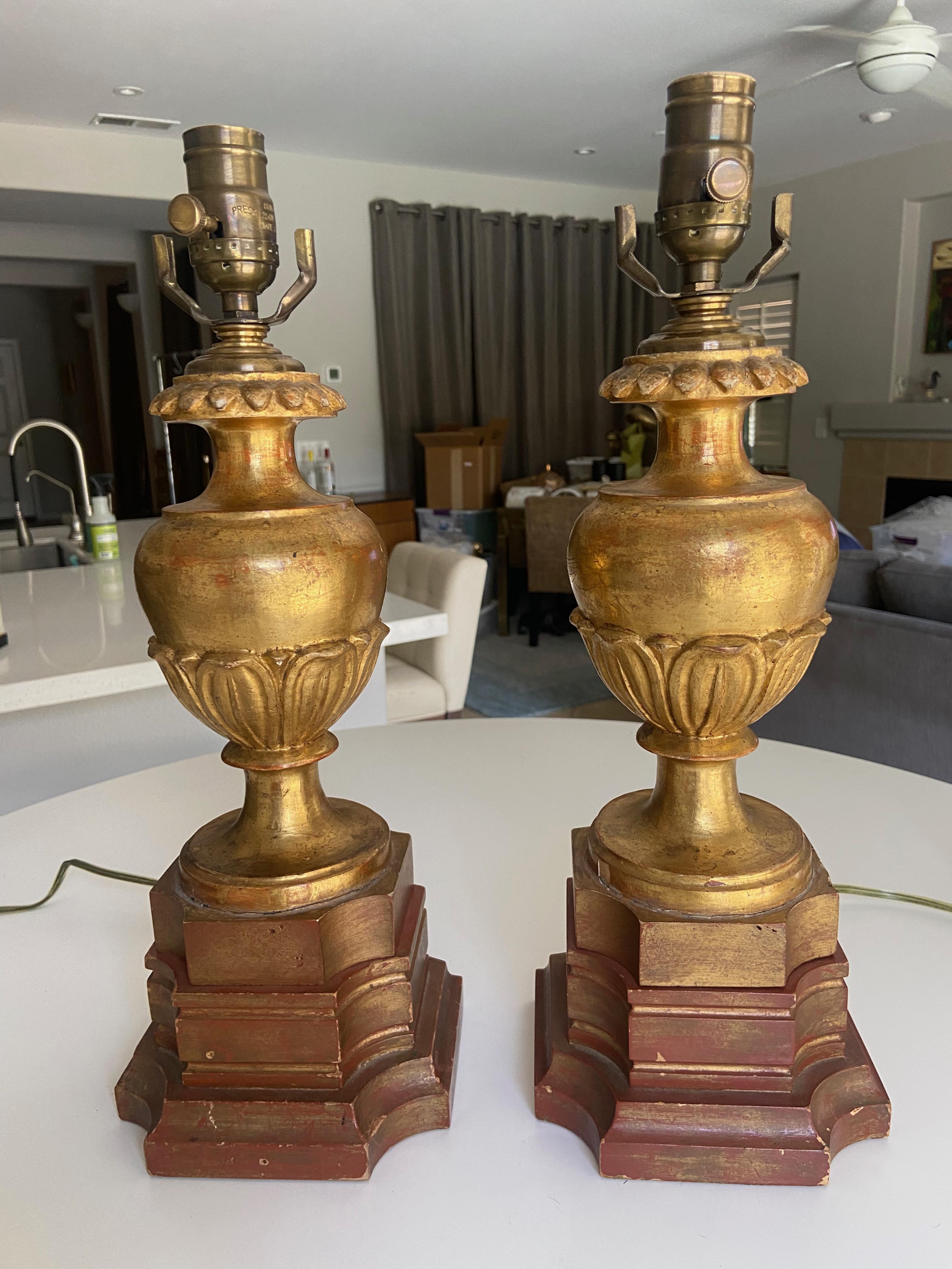 Pair of Italian Carved Wood Water Gilt Lamps For Sale 7