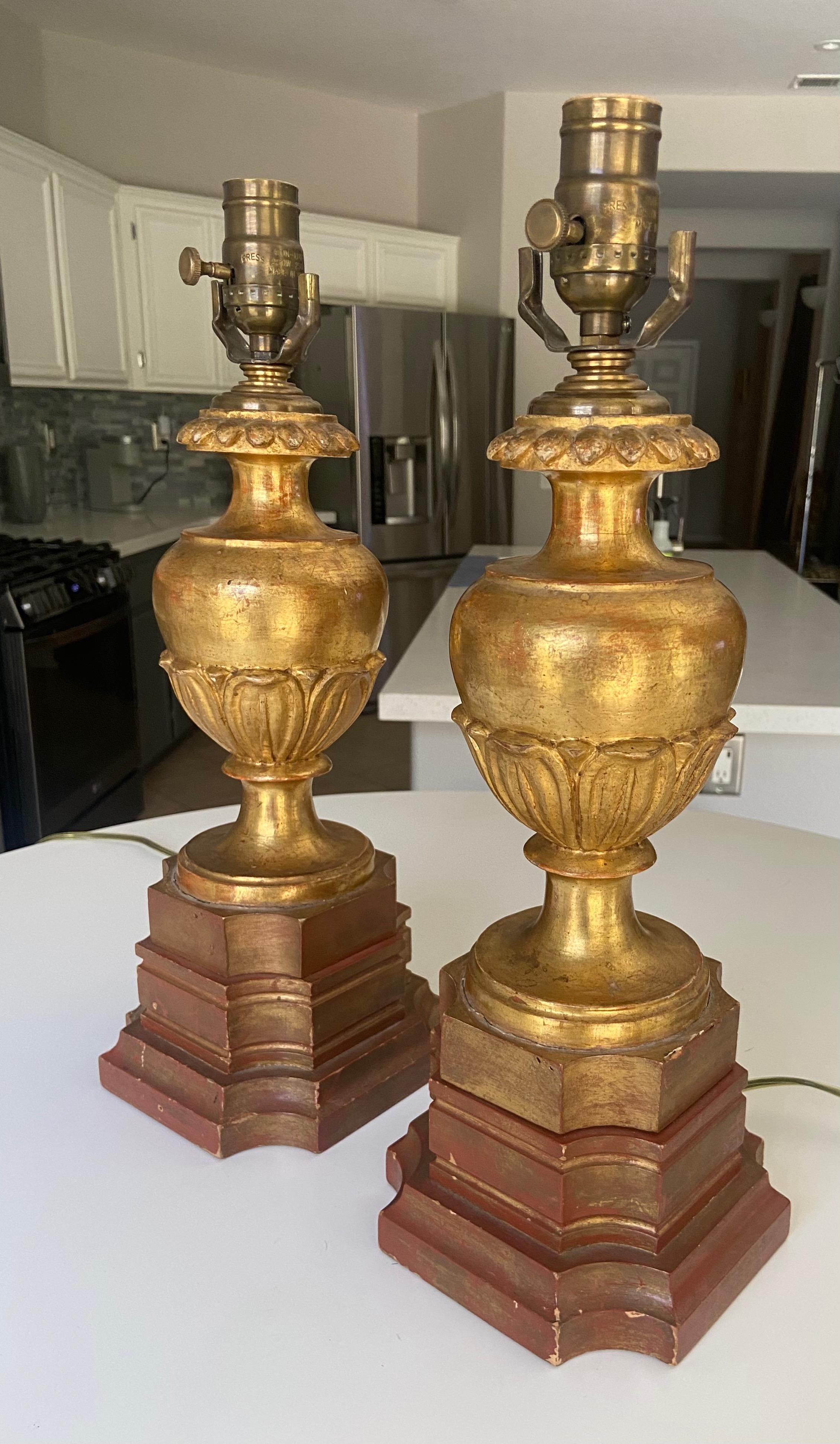 20th Century Pair of Italian Carved Wood Water Gilt Lamps For Sale
