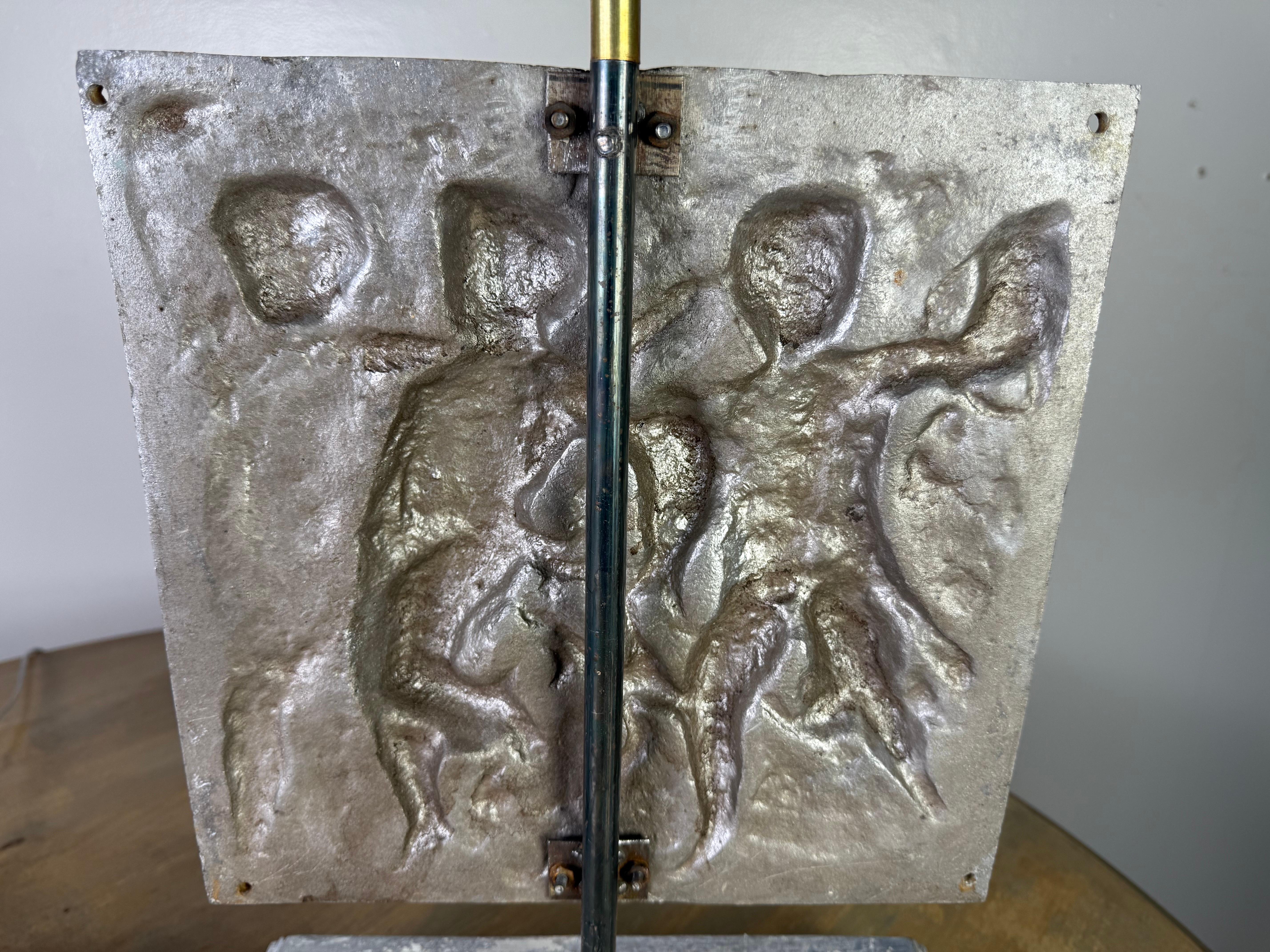 Paar italienische Metallguss-Figurenlampen im Angebot 6