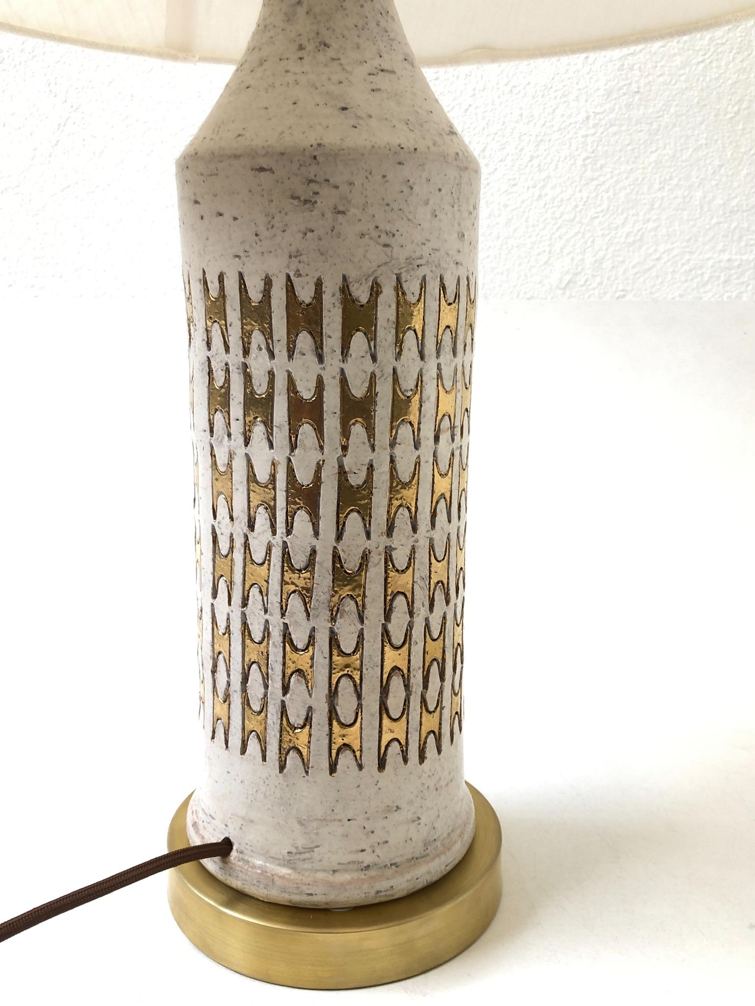 Mid-Century Modern Pair of Italian Ceramic and Brass Table Lamps by Bitossi
