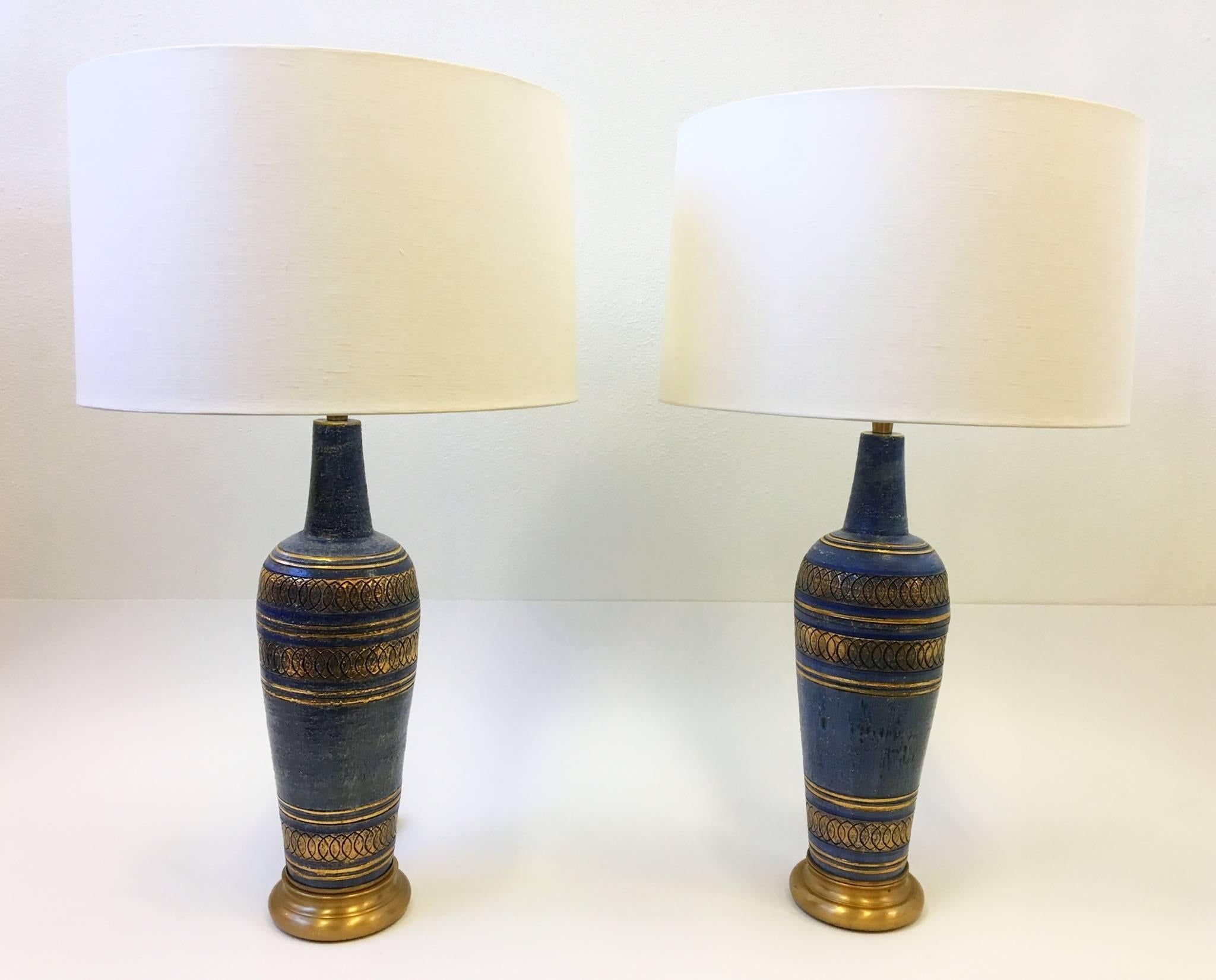 Mid-Century Modern Pair of Italian Ceramic and Brass Table Lamps by Guido Bitossi for Marbro