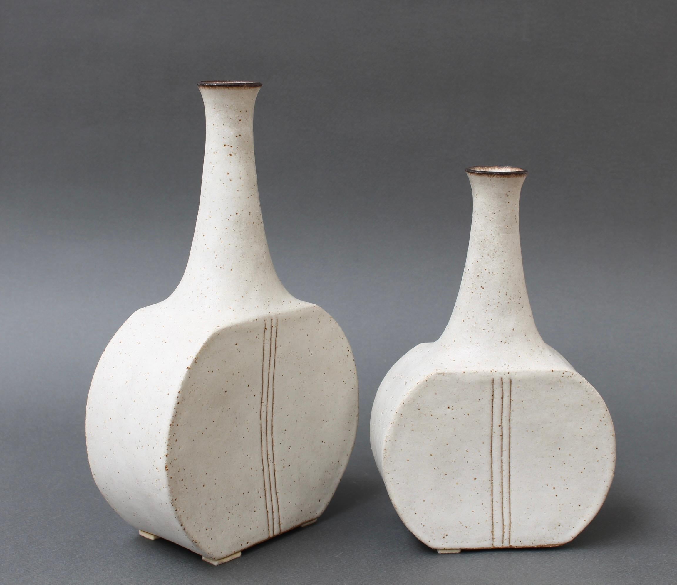 Minimalist Pair of Italian Ceramic Bottles by Bruno Gambone (circa 1980s) For Sale