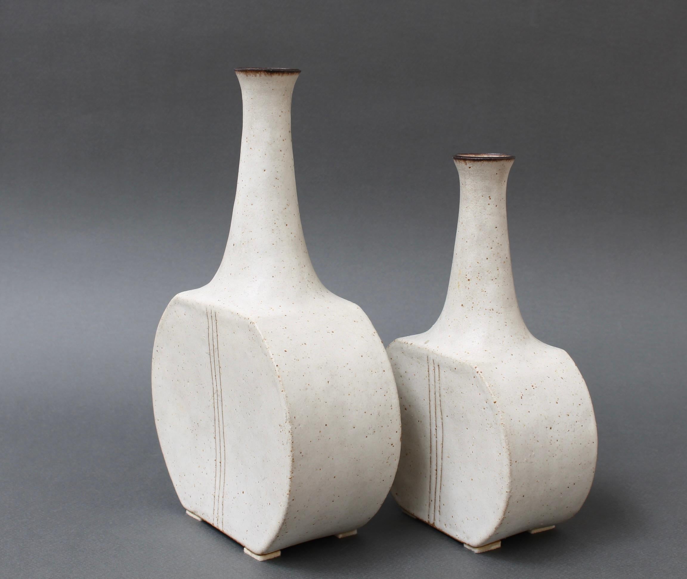 Minimalist Pair of Italian Ceramic Bottles by Bruno Gambone (circa 1980s) For Sale