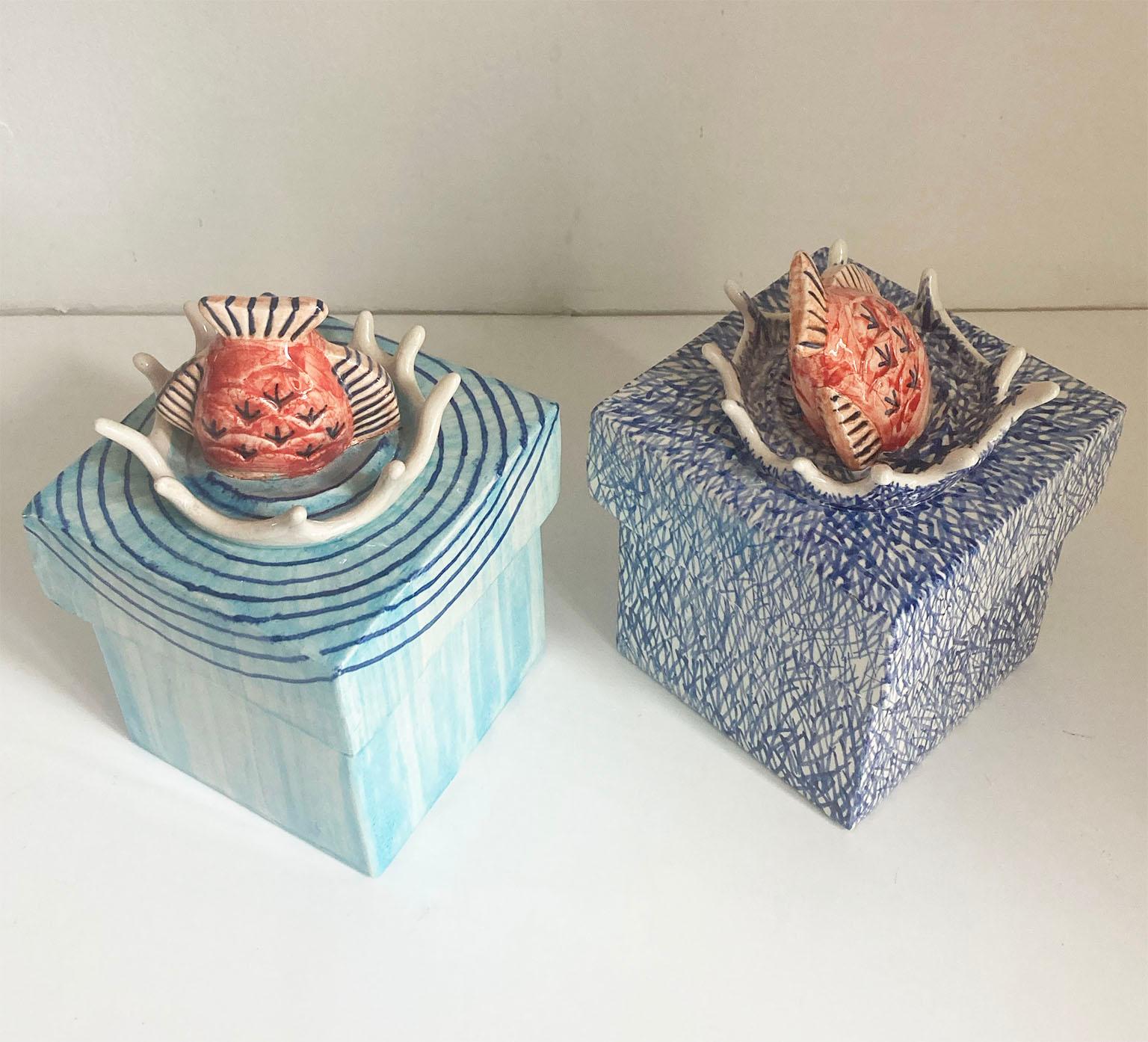 Pair of Italian Ceramic Cubic Boxes with Fish Top Cover, Italy, 21st C In Good Condition For Sale In Milano, IT