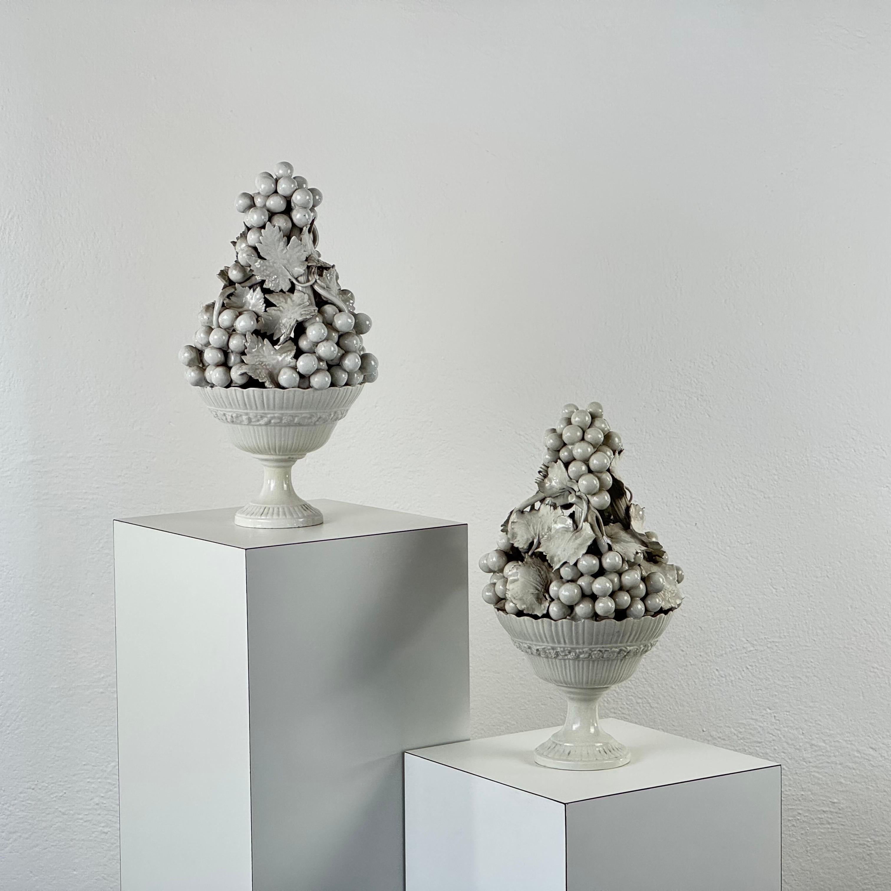 Pareja de esculturas topiarias de cerámica italiana de Ceramica Nove, años 50 Hecho a mano en venta