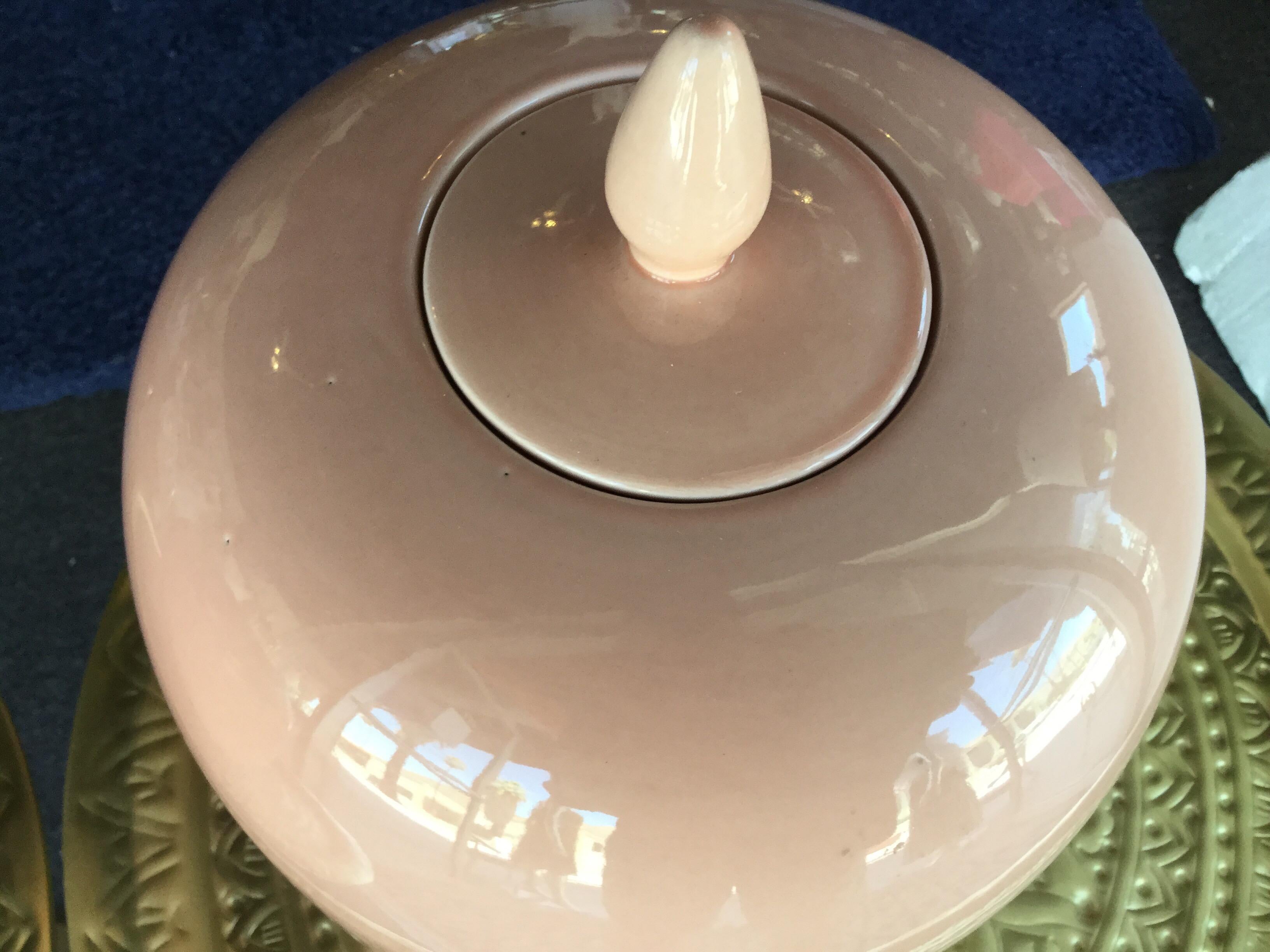 Hollywood Regency Pair of Italian Ceramic Ginger Jars in Blush Pink