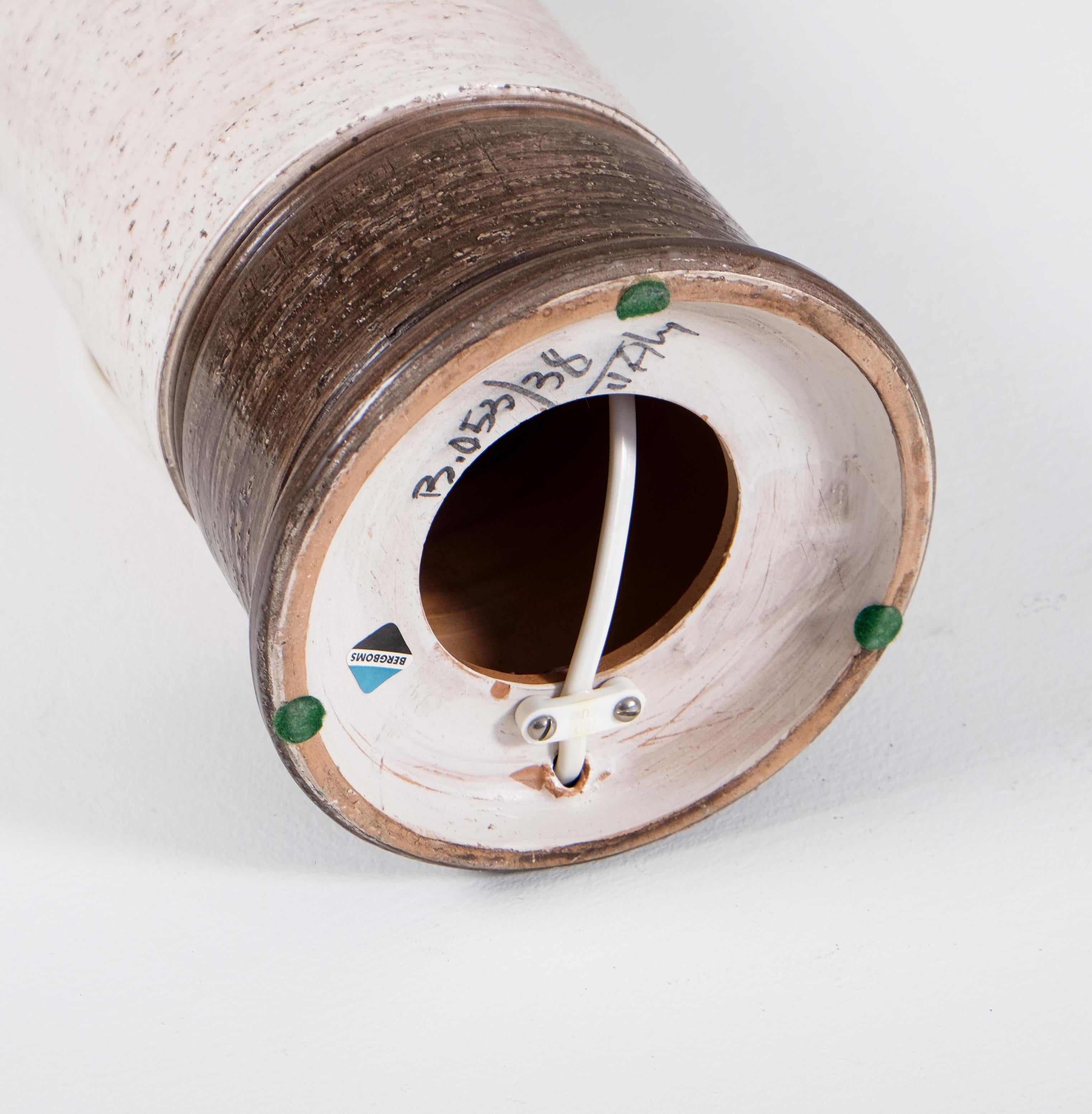 Metà XX secolo Coppia di lampade da tavolo in ceramica italiana, anni '60 in vendita
