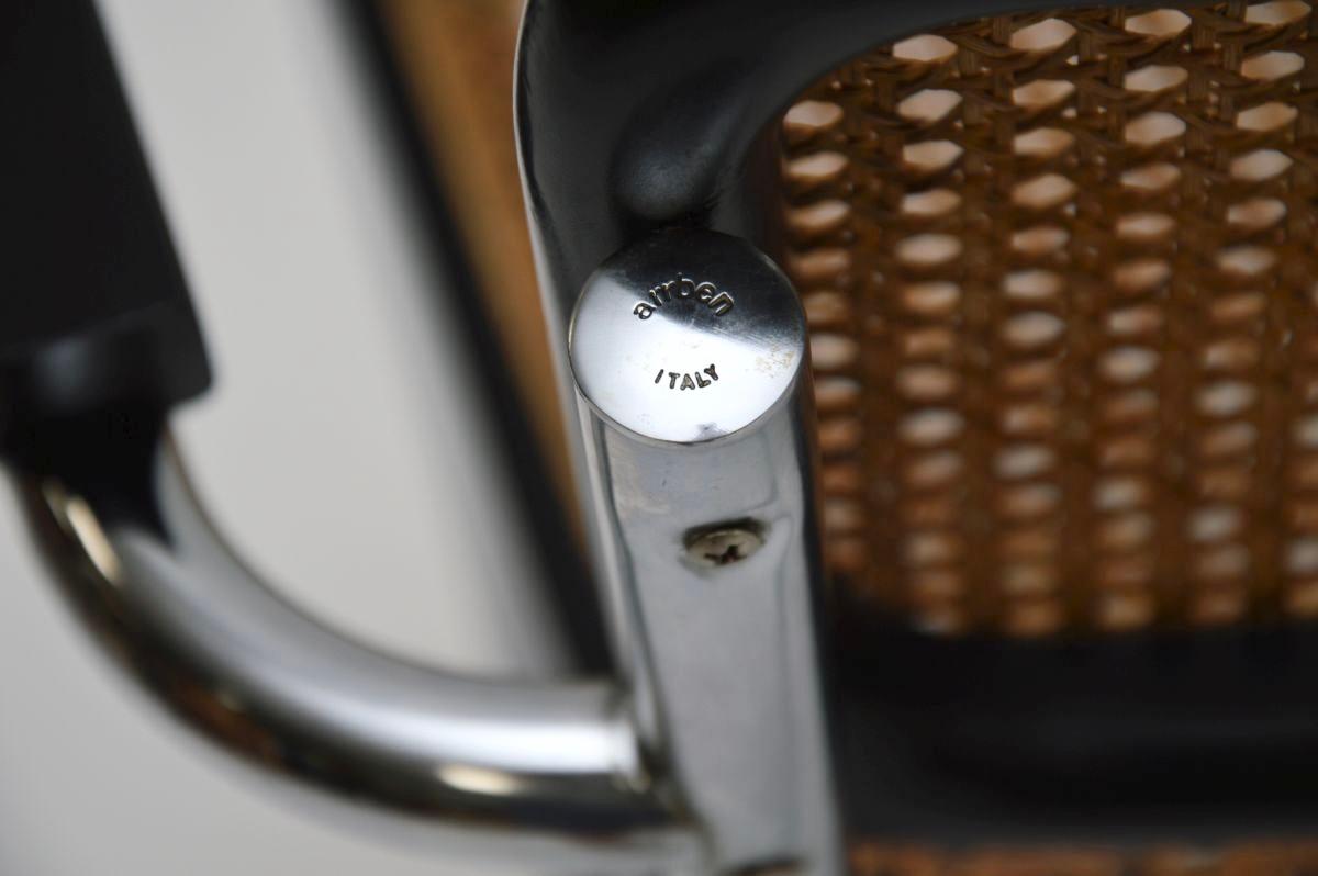 Acier Paire de chaises de salle à manger italiennes Cesca par Arrben en vente
